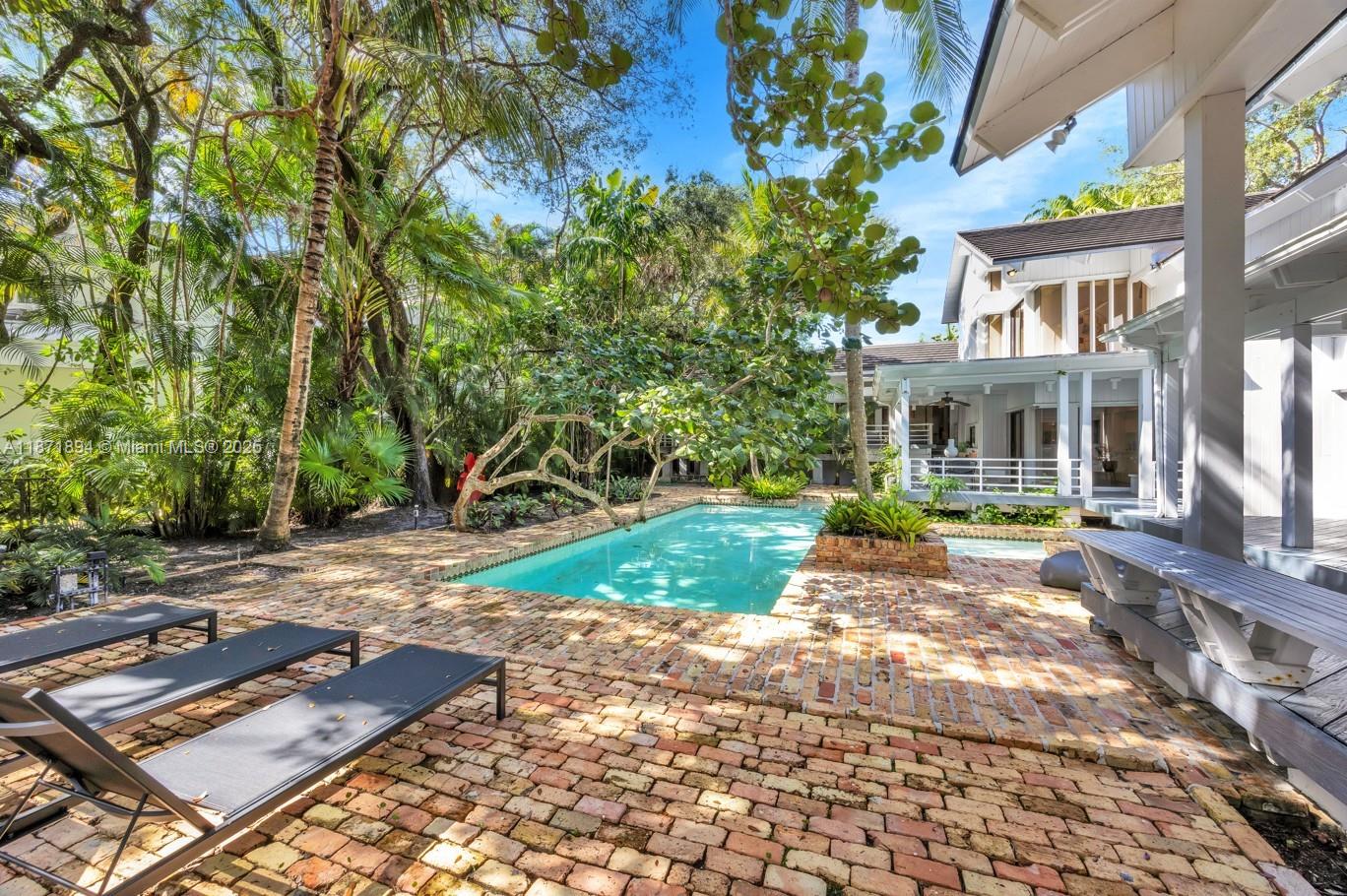 5600 Oakwood Ln Coral Gables, FL 33156