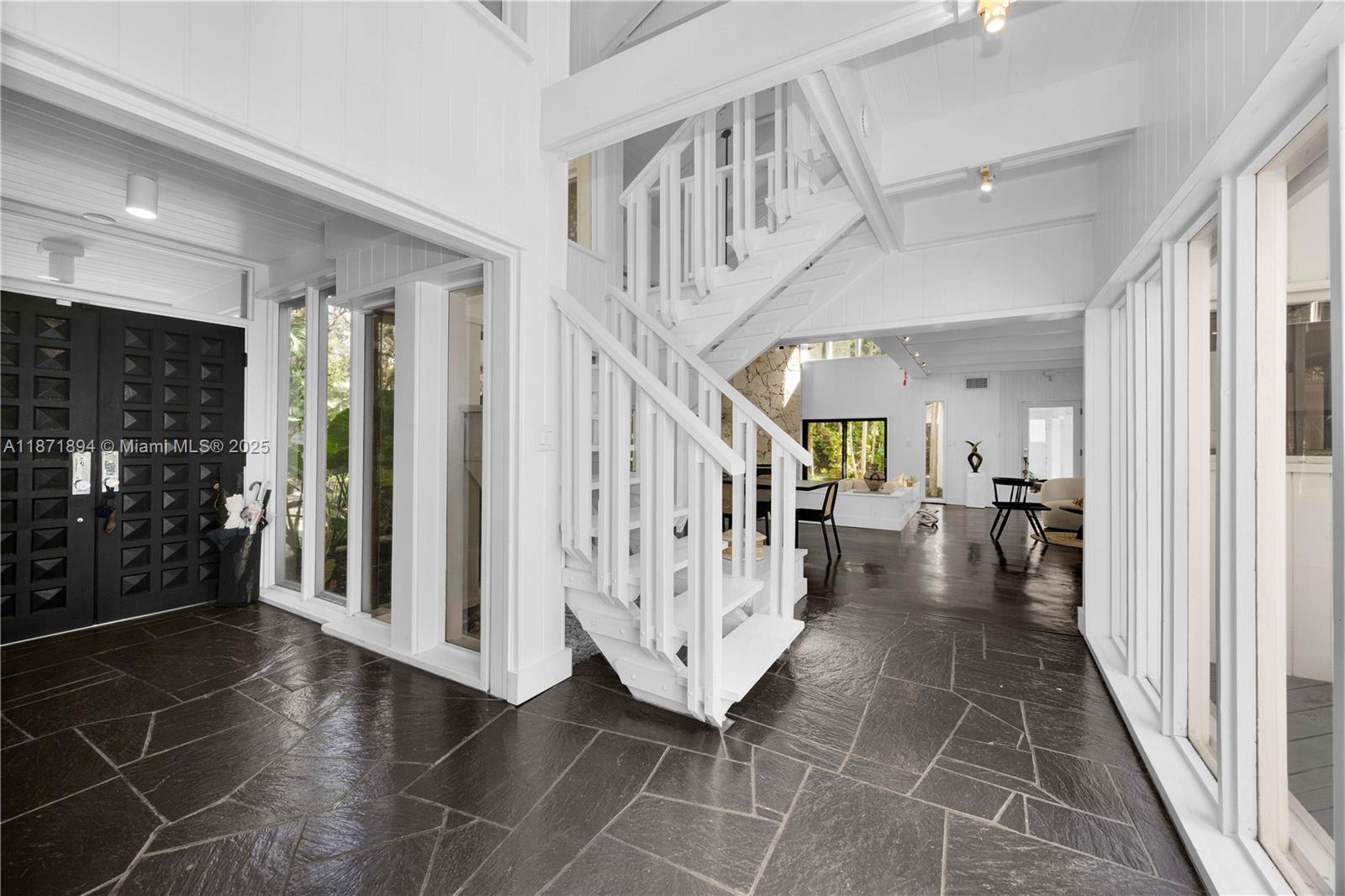 5600 Oakwood Ln Coral Gables, FL 33156