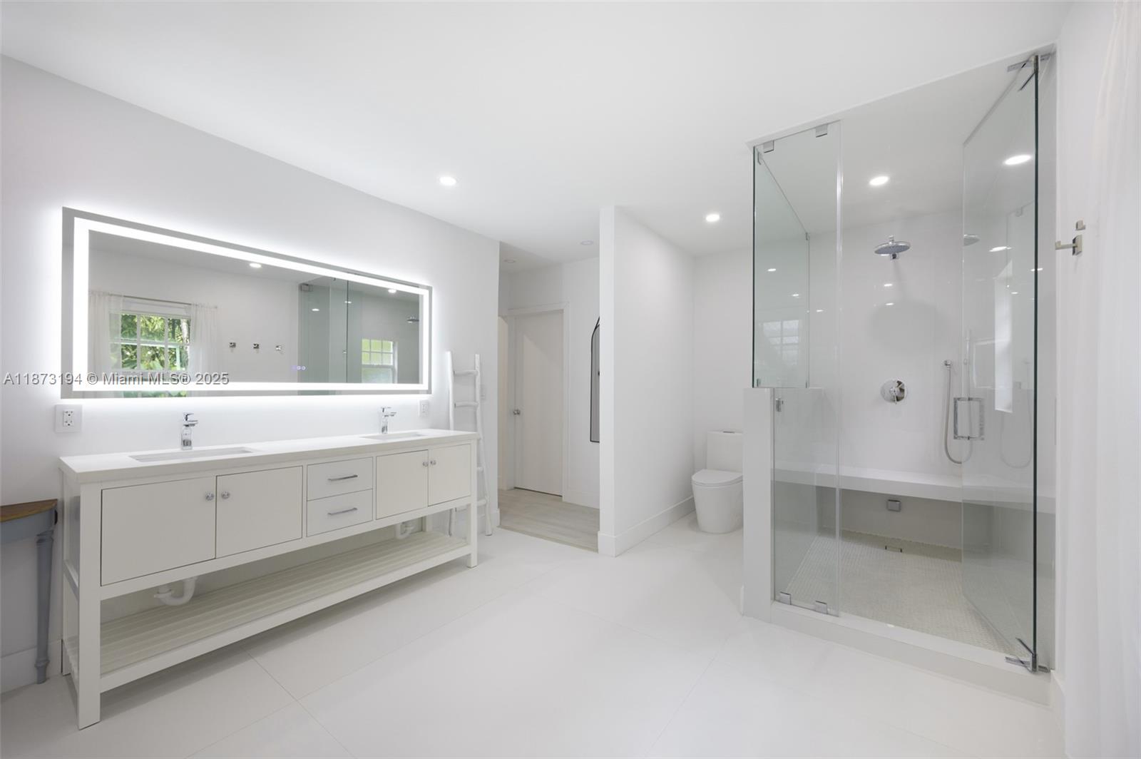 3951 Park Dr Coconut Grove, FL 33133