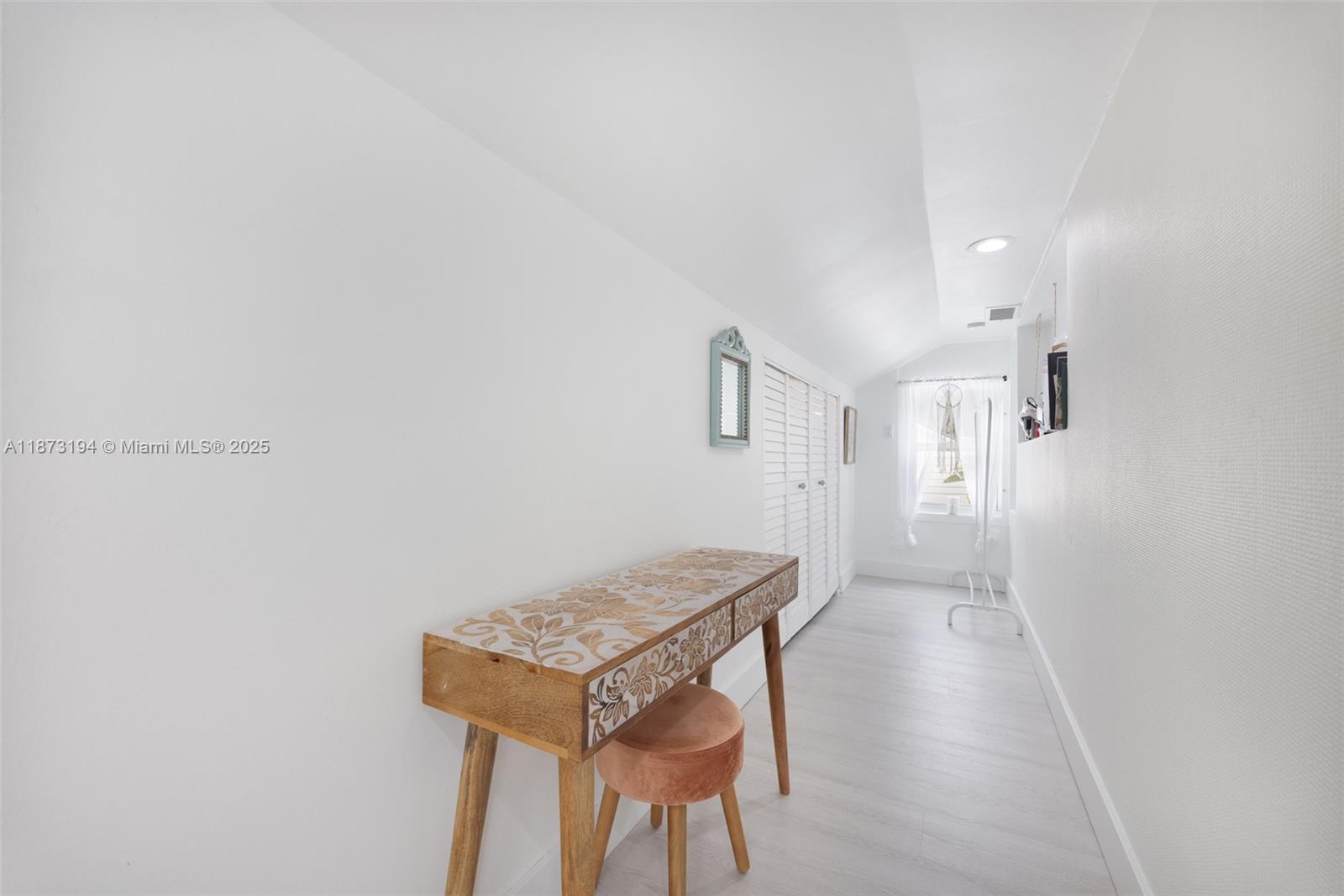 3951 Park Dr Coconut Grove, FL 33133