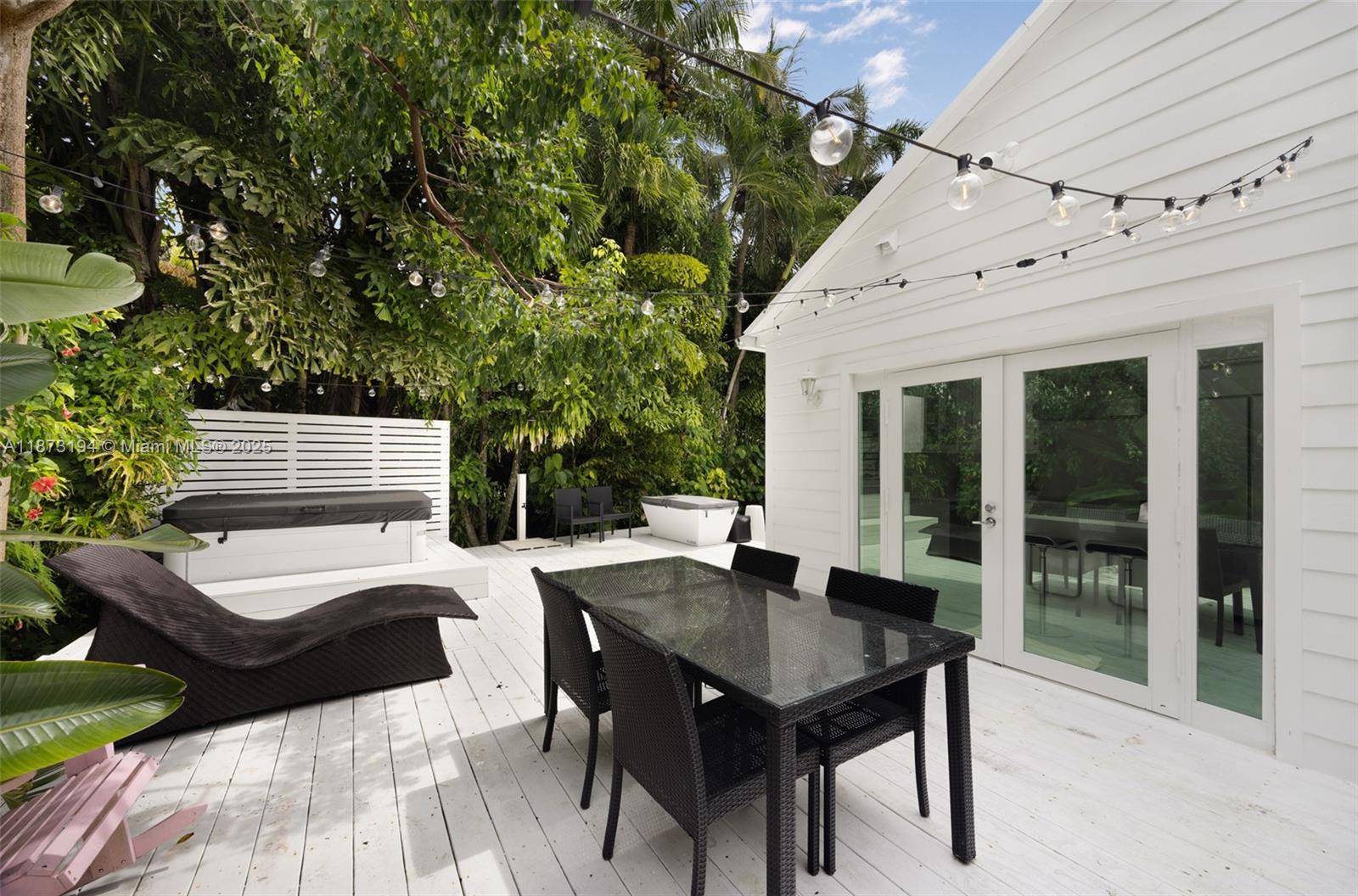 3951 Park Dr Coconut Grove, FL 33133