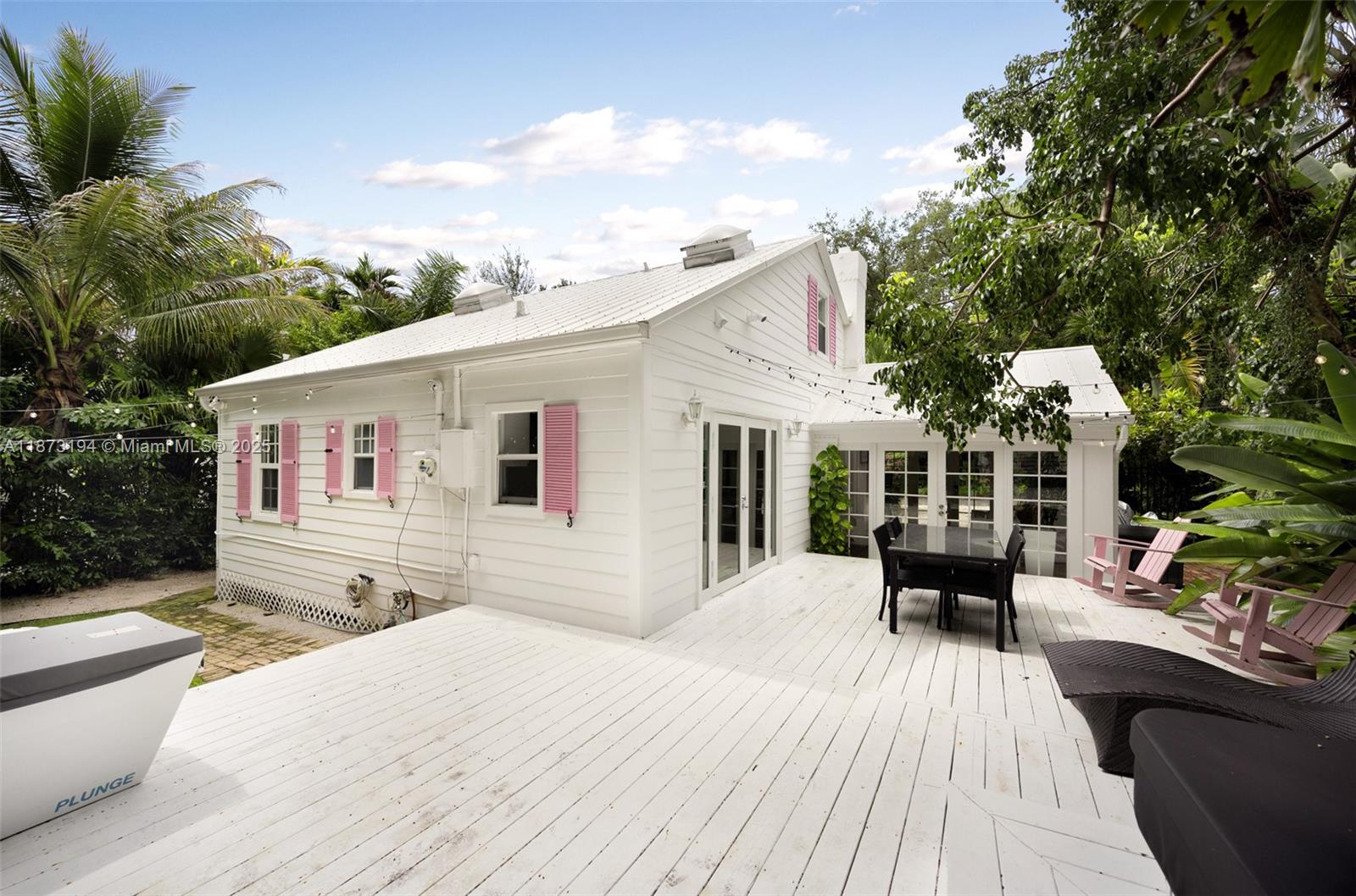 3951 Park Dr Coconut Grove, FL 33133