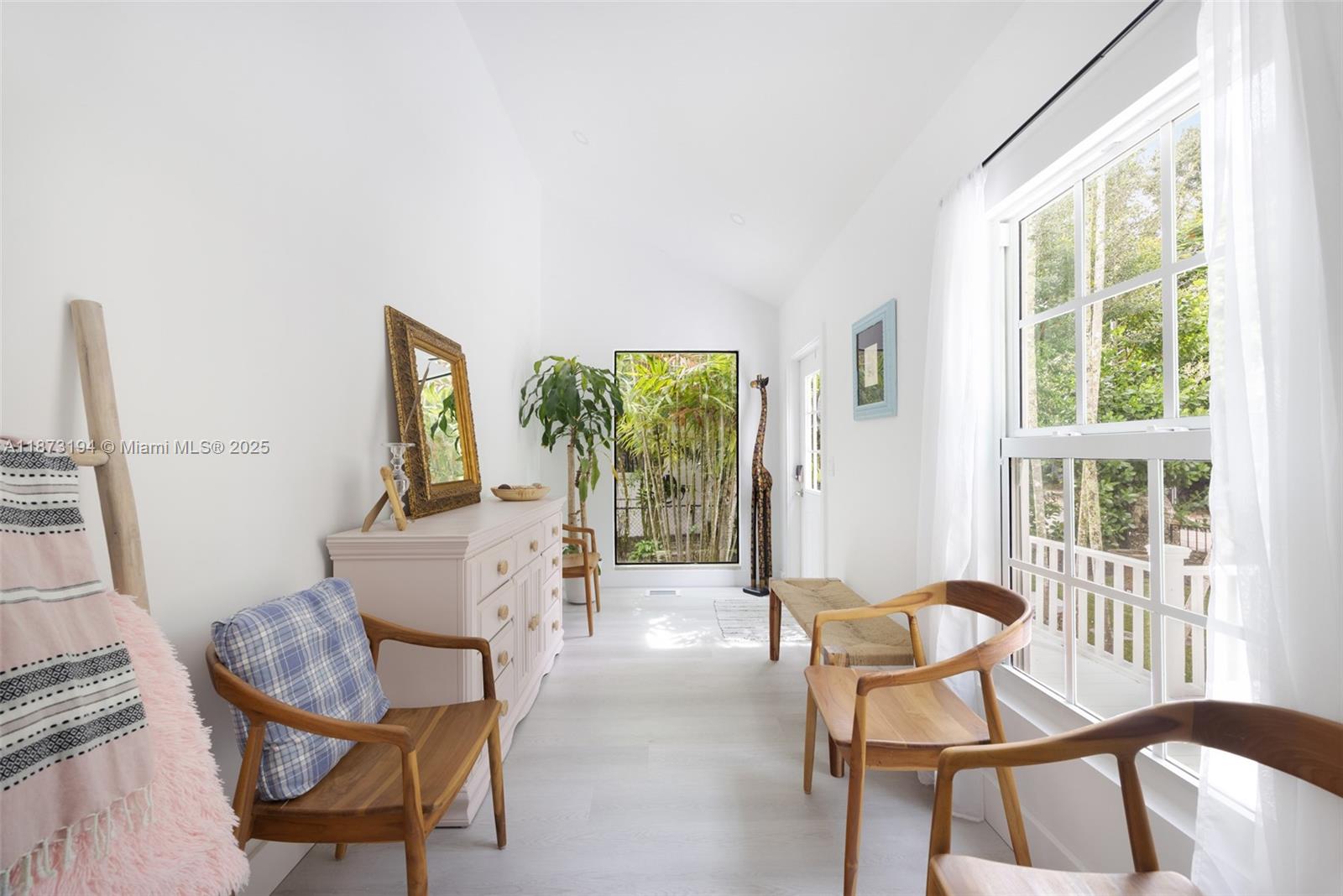 3951 Park Dr Coconut Grove, FL 33133