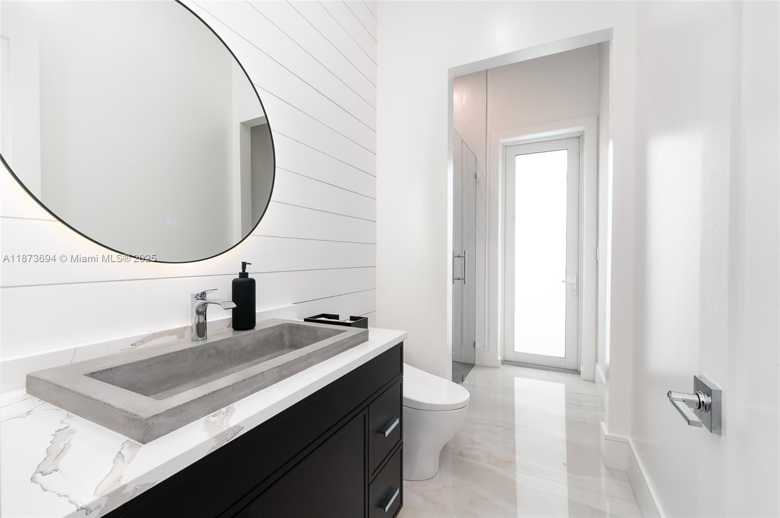 3740 NE 29th Ave Lighthouse Point, FL 33064