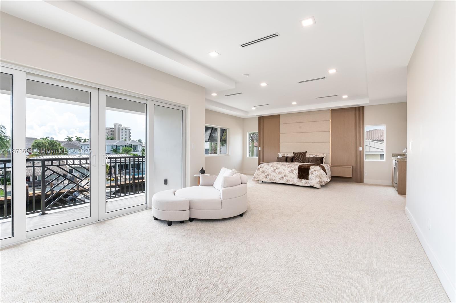 3740 NE 29th Ave Lighthouse Point, FL 33064