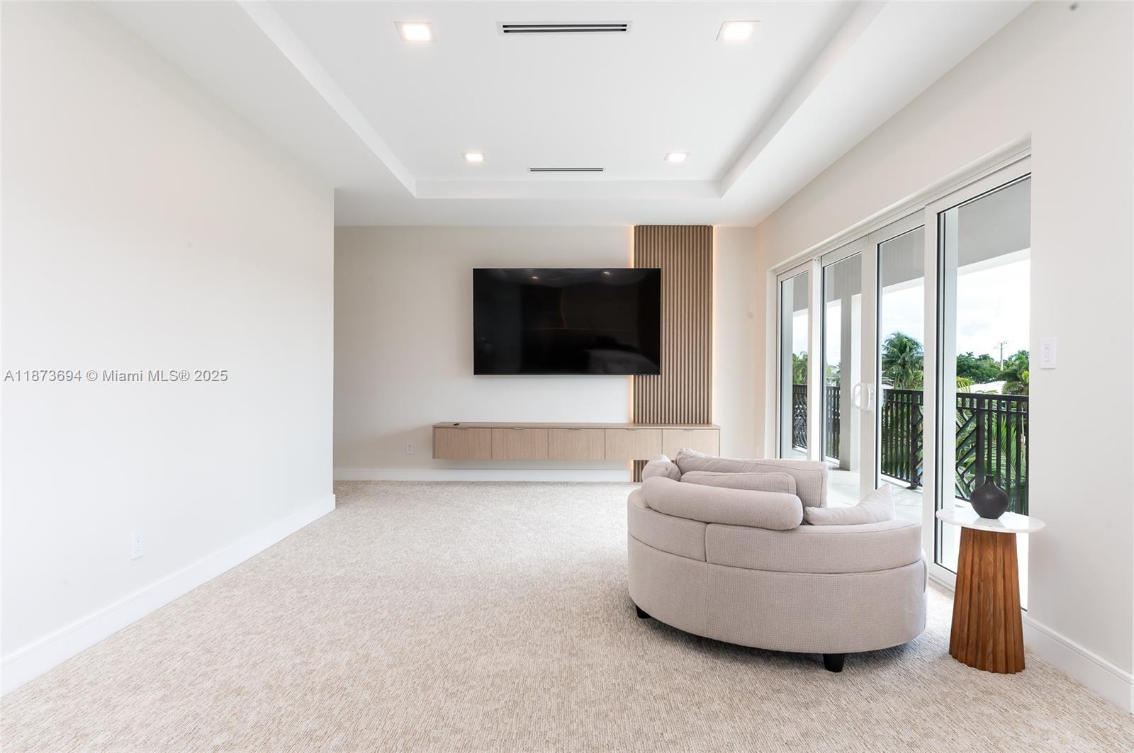 3740 NE 29th Ave Lighthouse Point, FL 33064