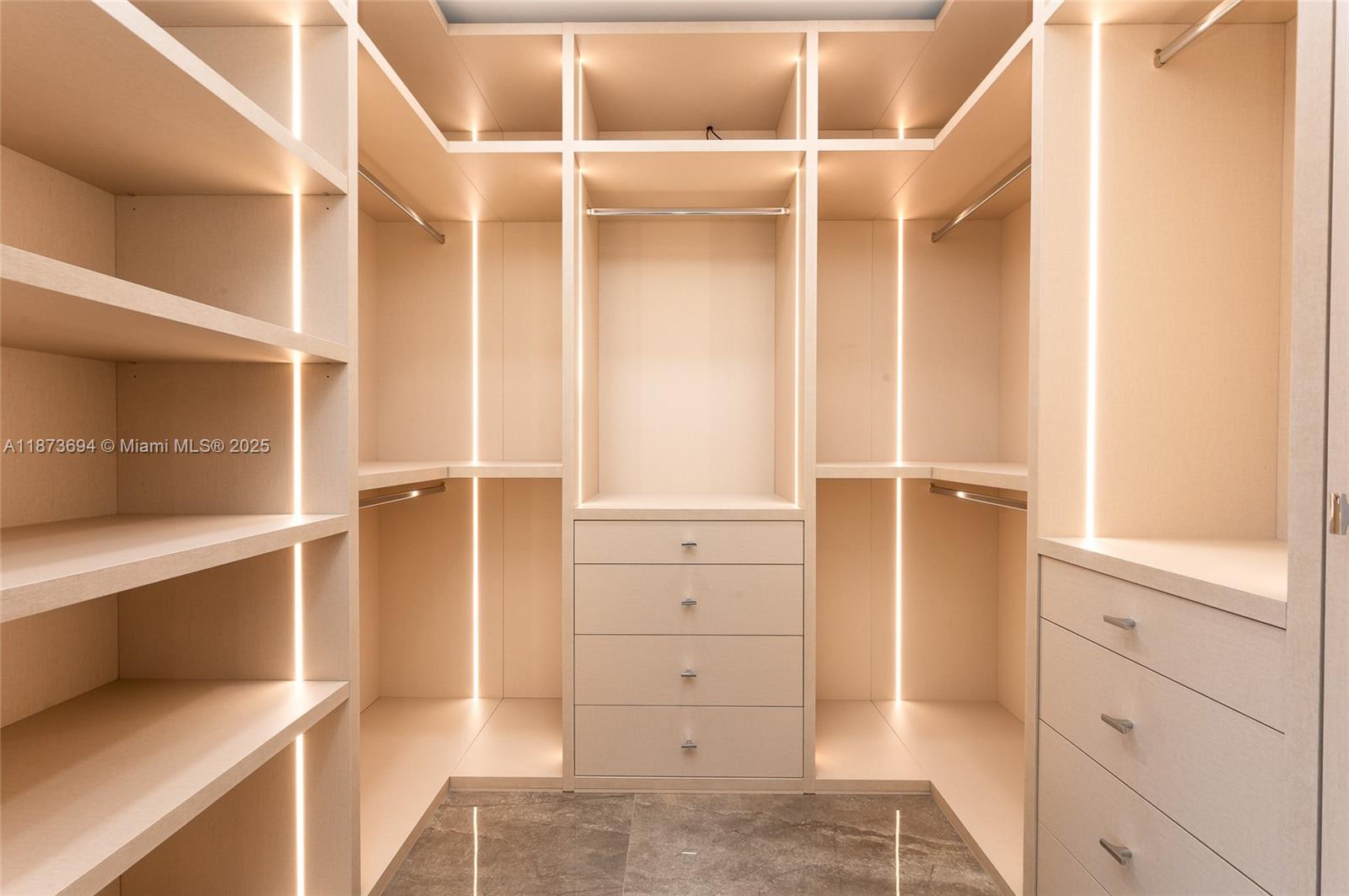 3740 NE 29th Ave Lighthouse Point, FL 33064