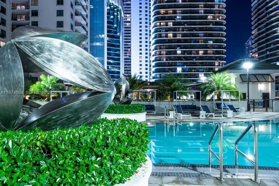 image Nine at Mary Brickell Village17