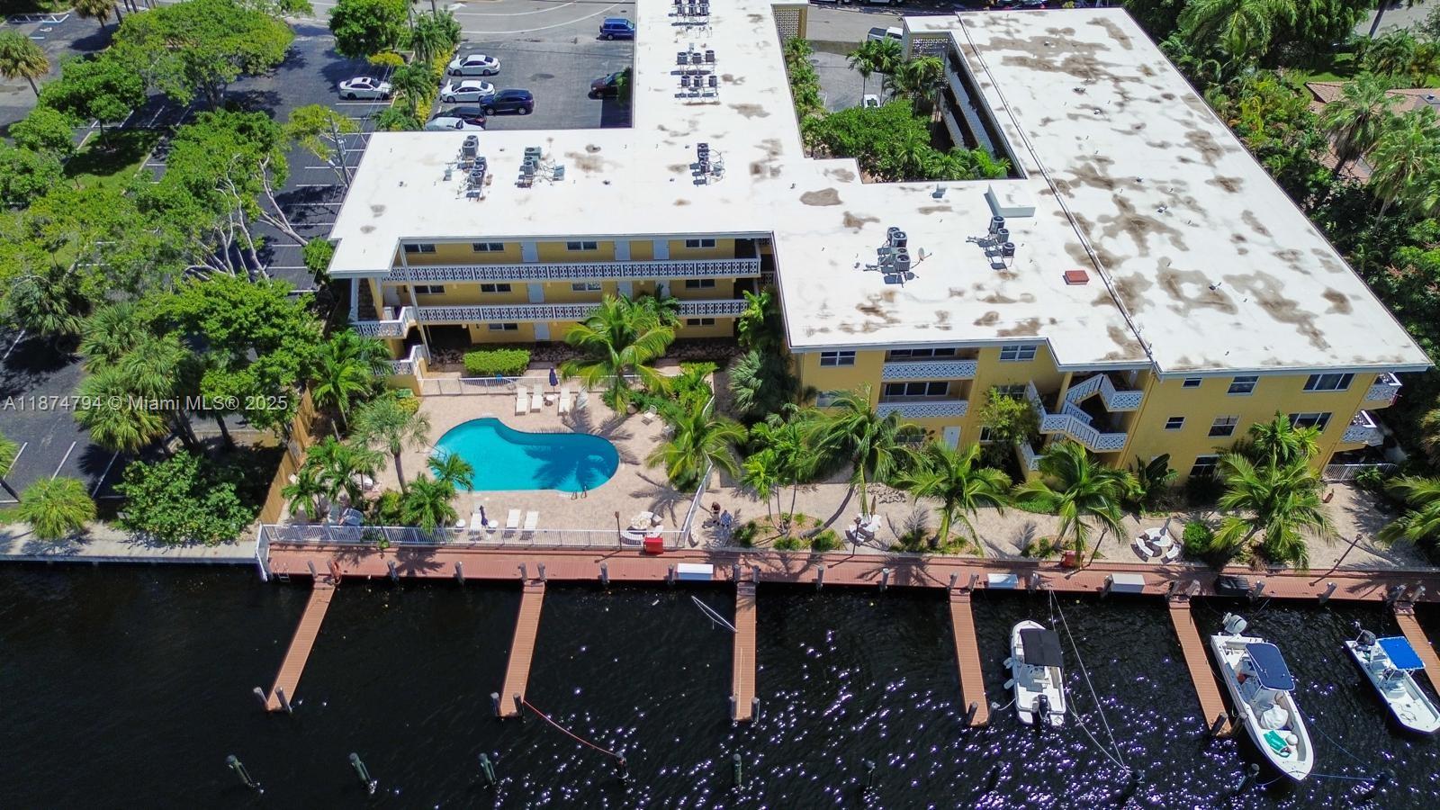 815 Middle Riv Dr #203