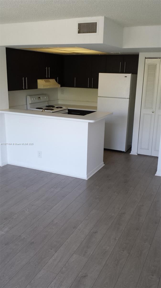752 Executive Ctr Dr #25