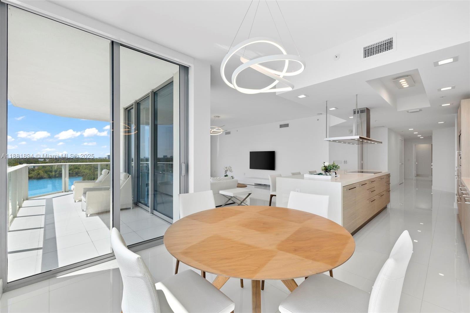 17111 Biscayne Blvd #1110 North Miami Beach, FL 33160