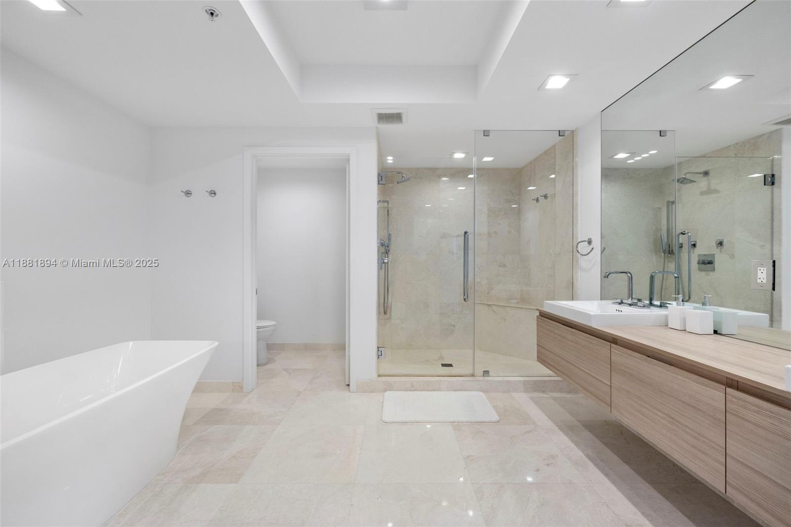 17111 Biscayne Blvd #1110 North Miami Beach, FL 33160