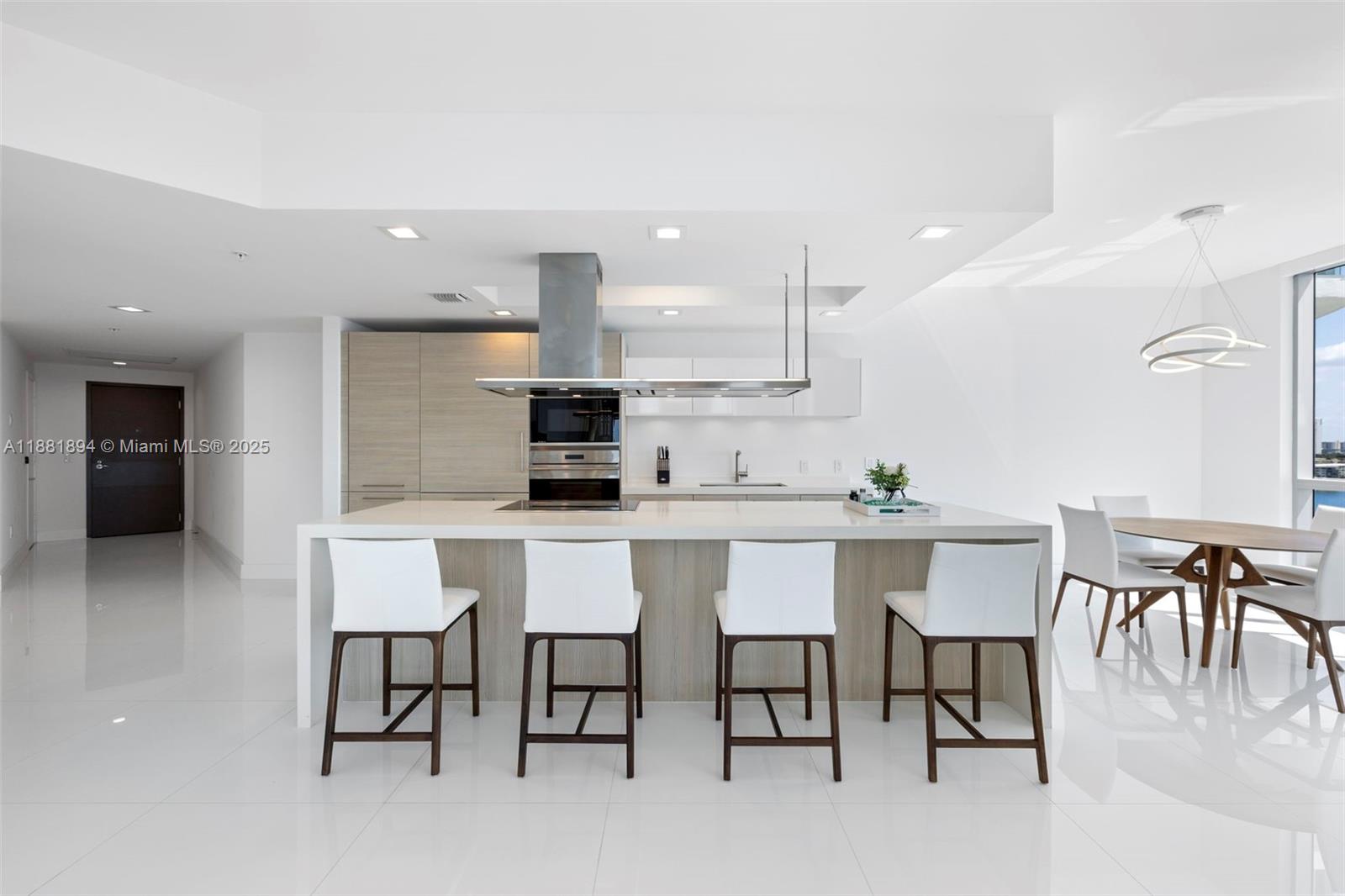 17111 Biscayne Blvd #1110 North Miami Beach, FL 33160