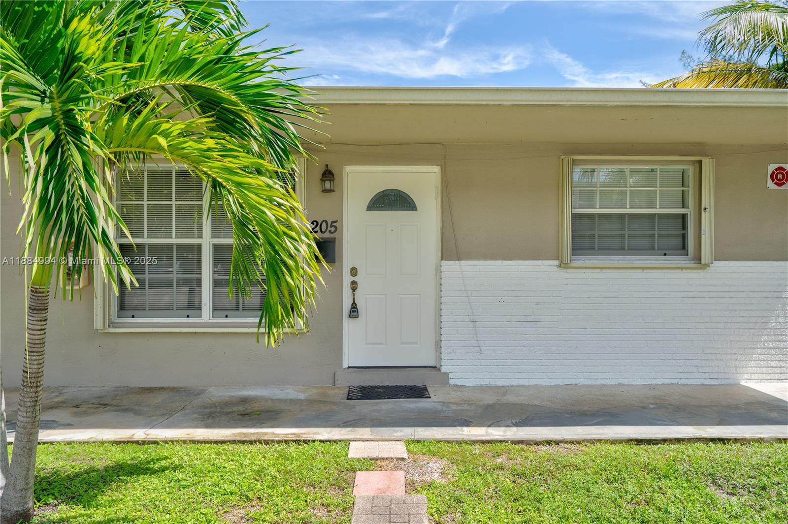 201 SW 9th Ave #205