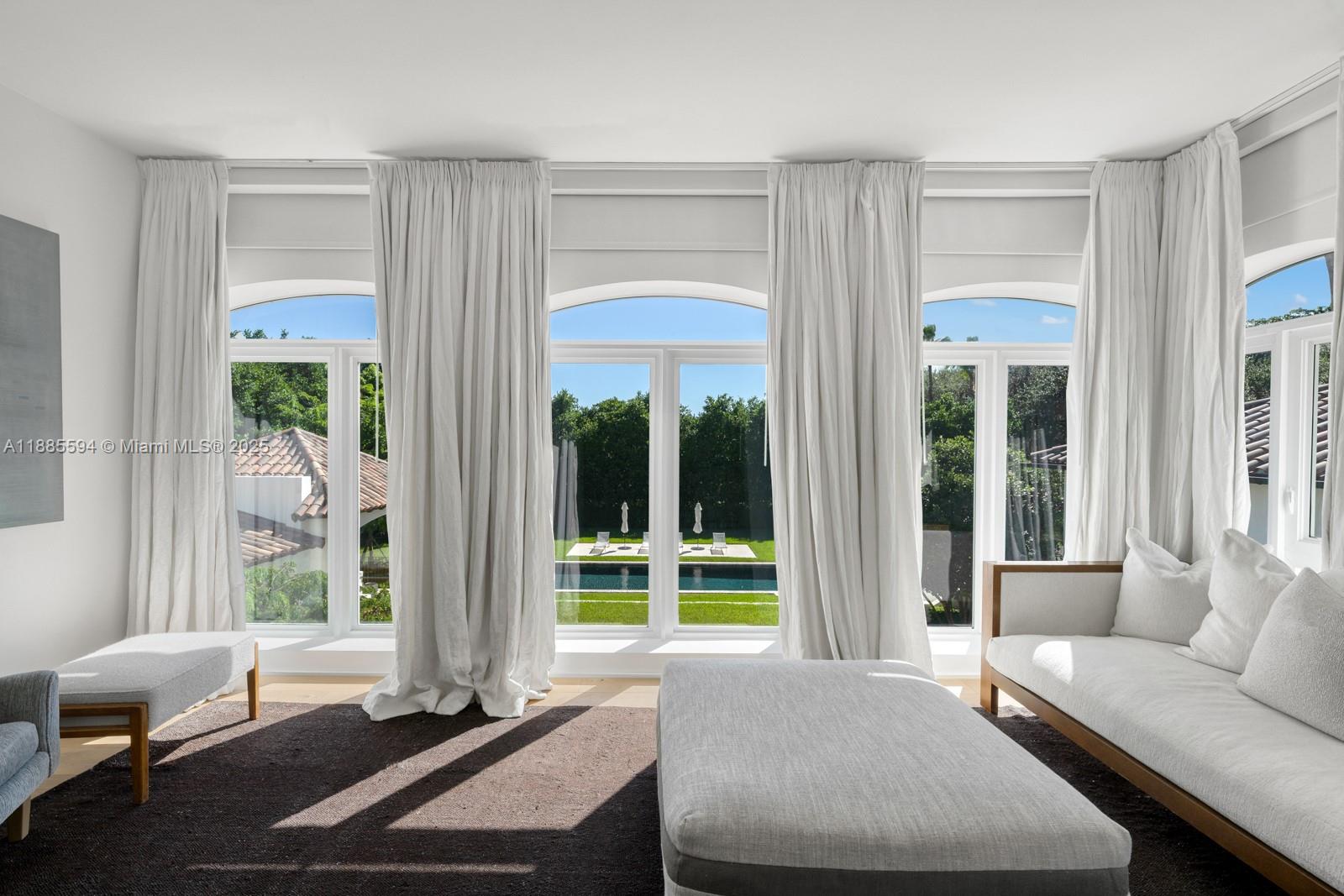 545 Casuarina Concourse Coral Gables, FL 33143 545 Casuarina Concourse Coral Gables, FL 33143