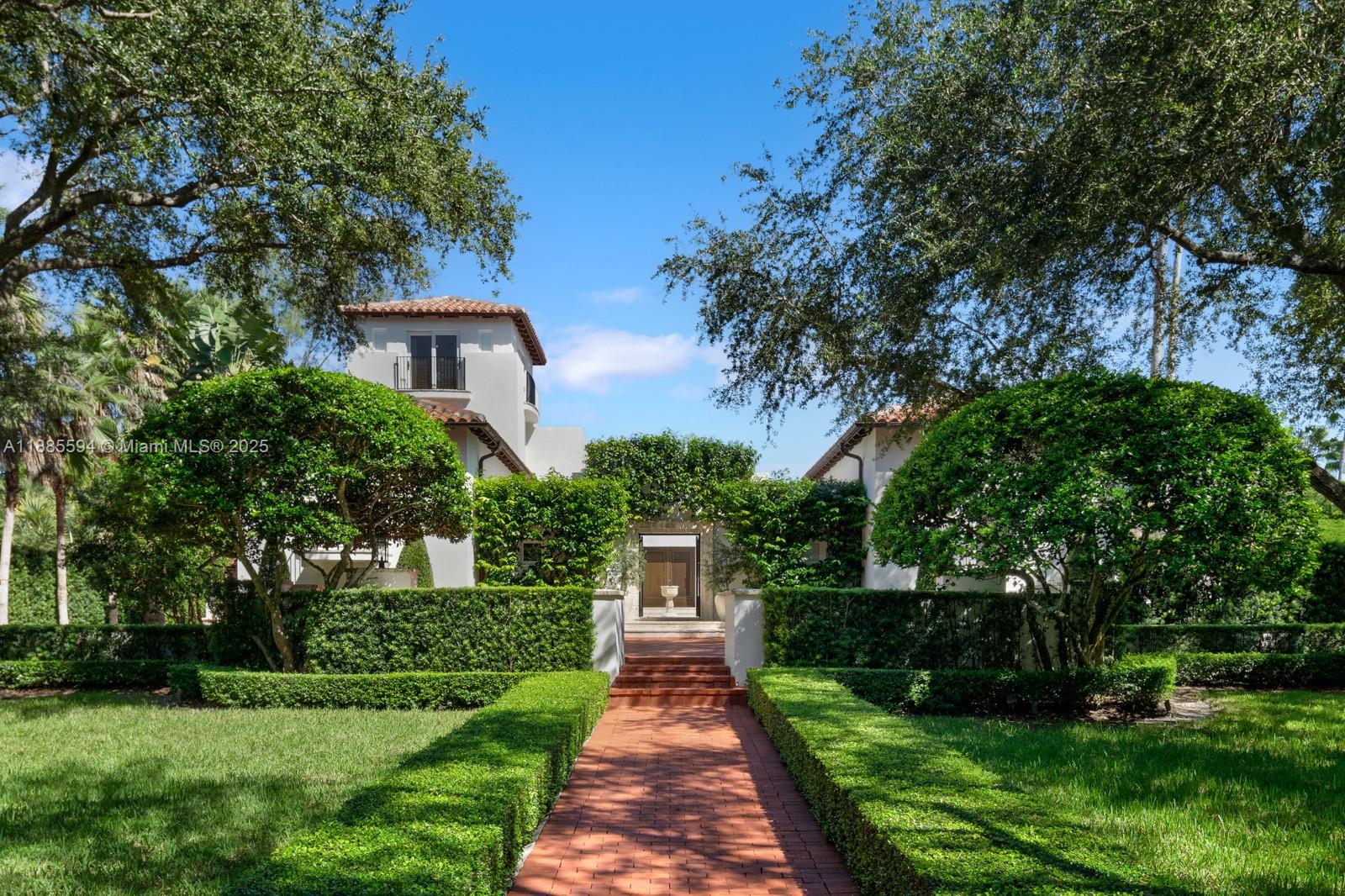545 Casuarina Concourse Coral Gables, FL 33143 545 Casuarina Concourse Coral Gables, FL 33143