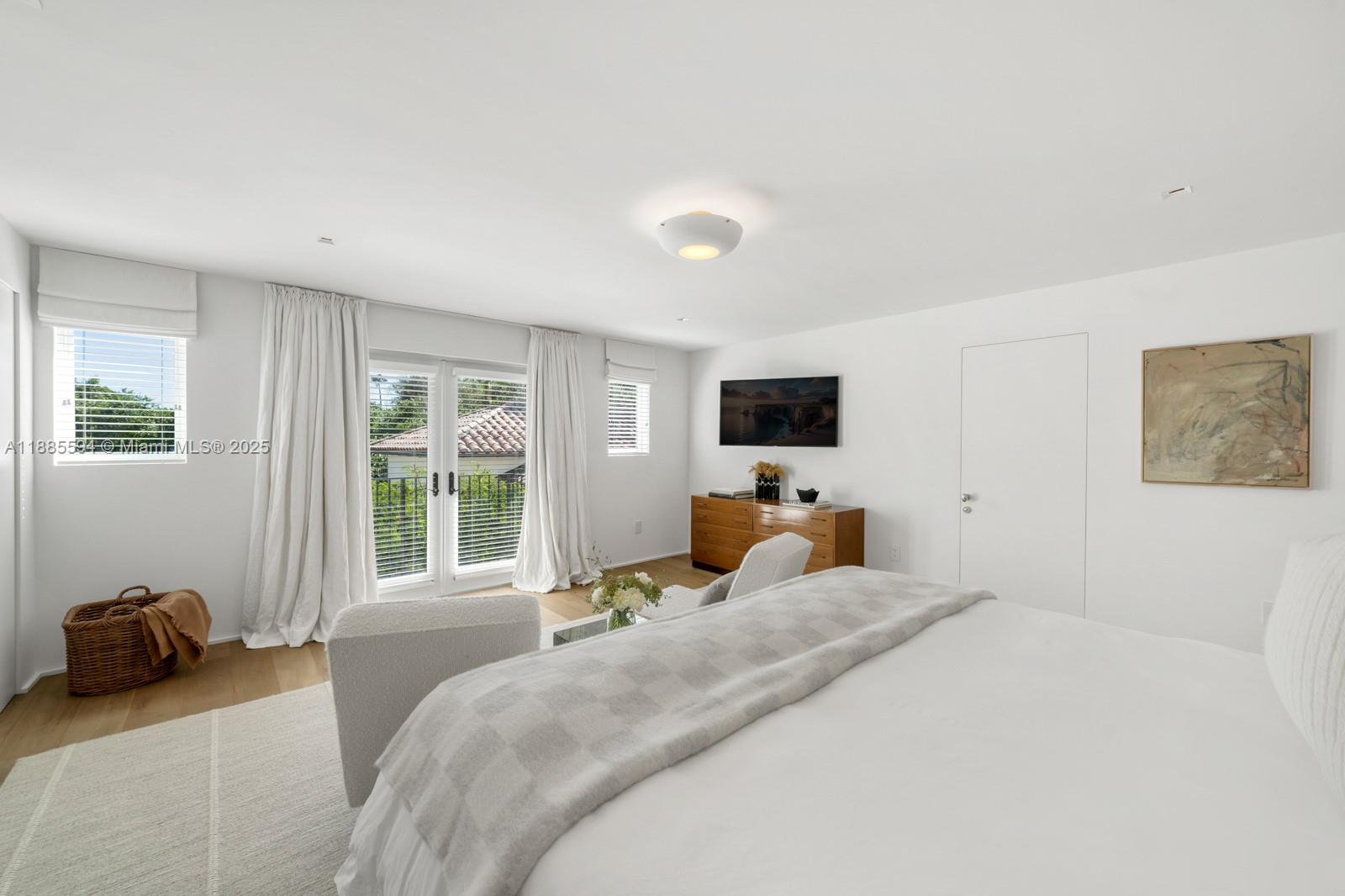 545 Casuarina Concourse Coral Gables, FL 33143 545 Casuarina Concourse Coral Gables, FL 33143