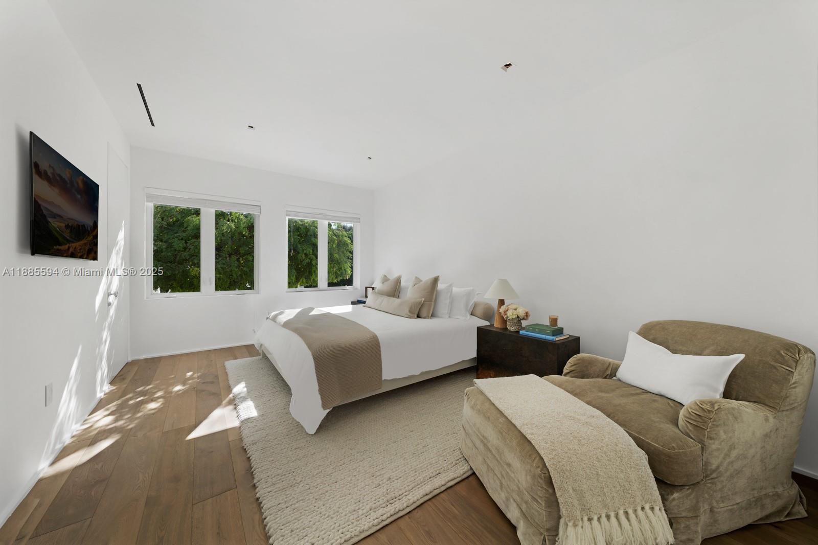545 Casuarina Concourse Coral Gables, FL 33143 545 Casuarina Concourse Coral Gables, FL 33143