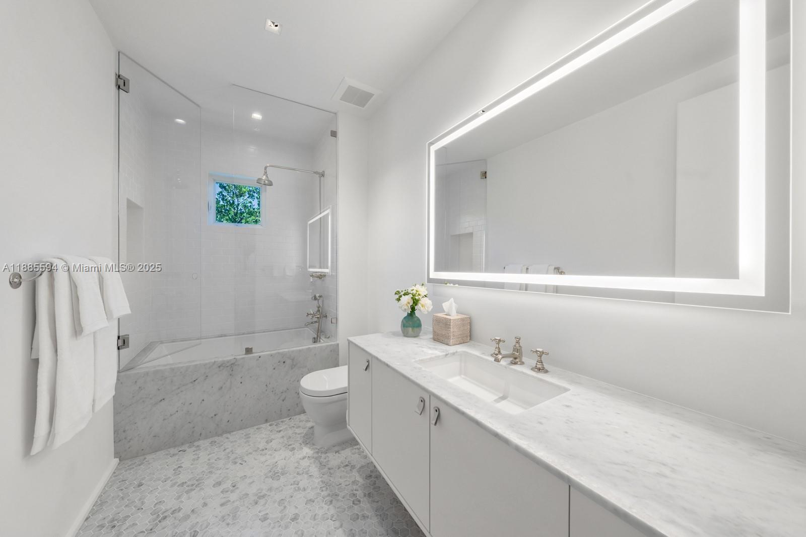 545 Casuarina Concourse Coral Gables, FL 33143 545 Casuarina Concourse Coral Gables, FL 33143