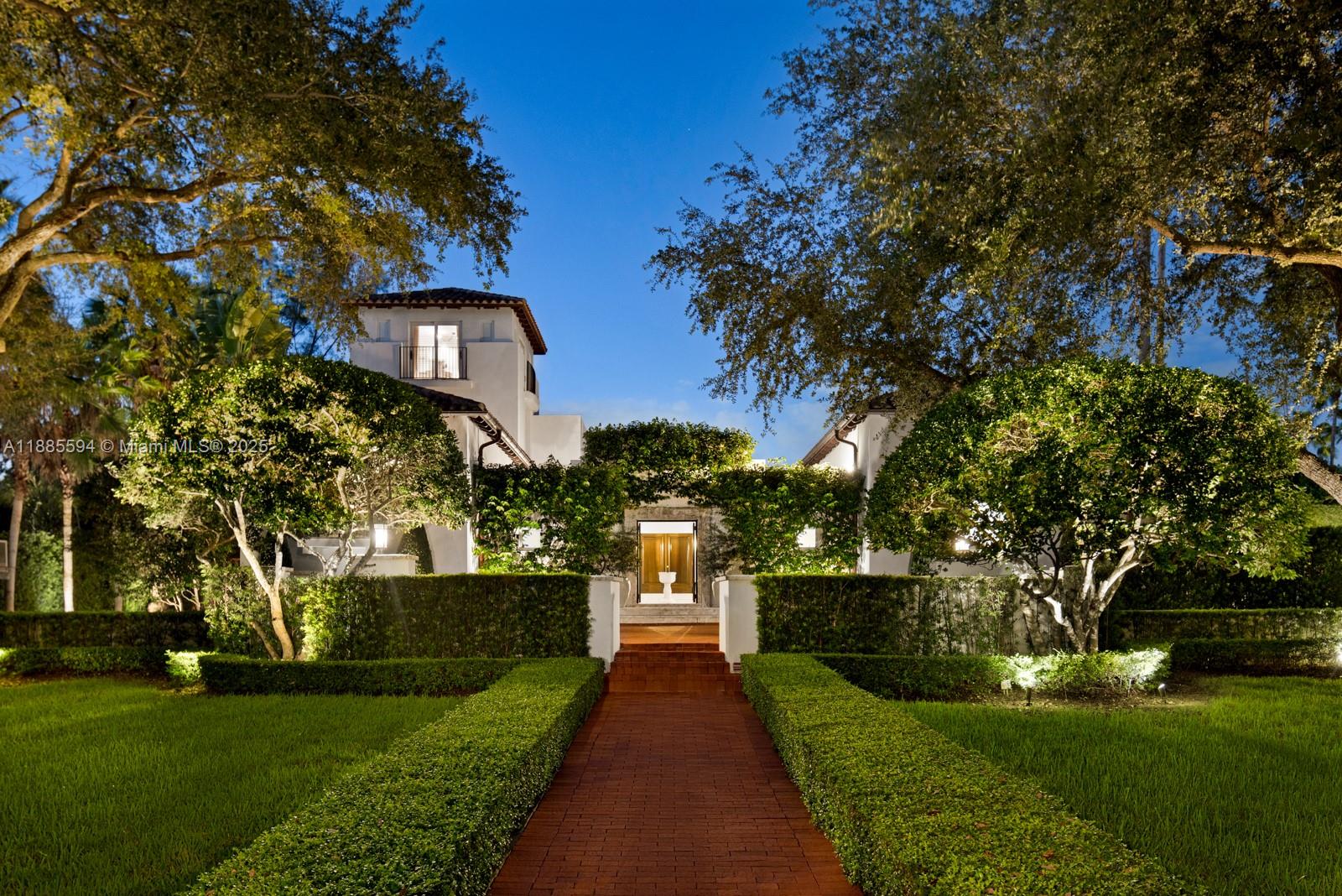 545 Casuarina Concourse Coral Gables, FL 33143 545 Casuarina Concourse Coral Gables, FL 33143