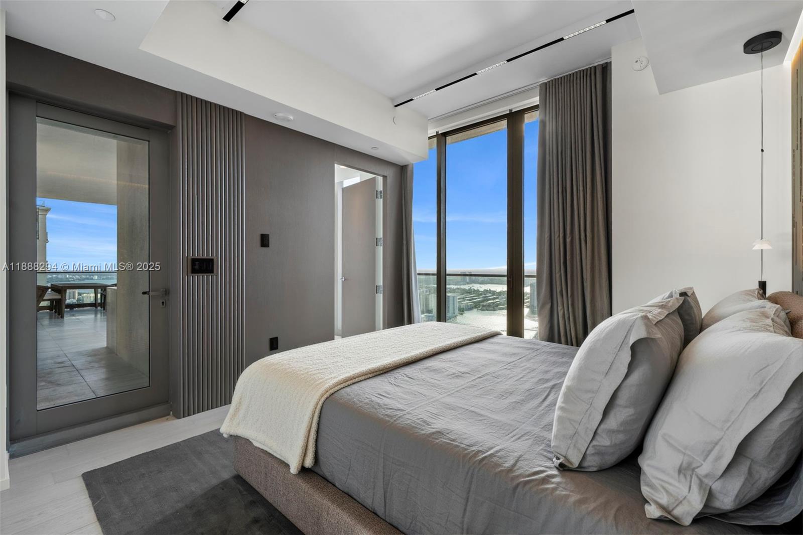 17975 Collins Ave #N-4601 Sunny Isles Beach, FL 33160