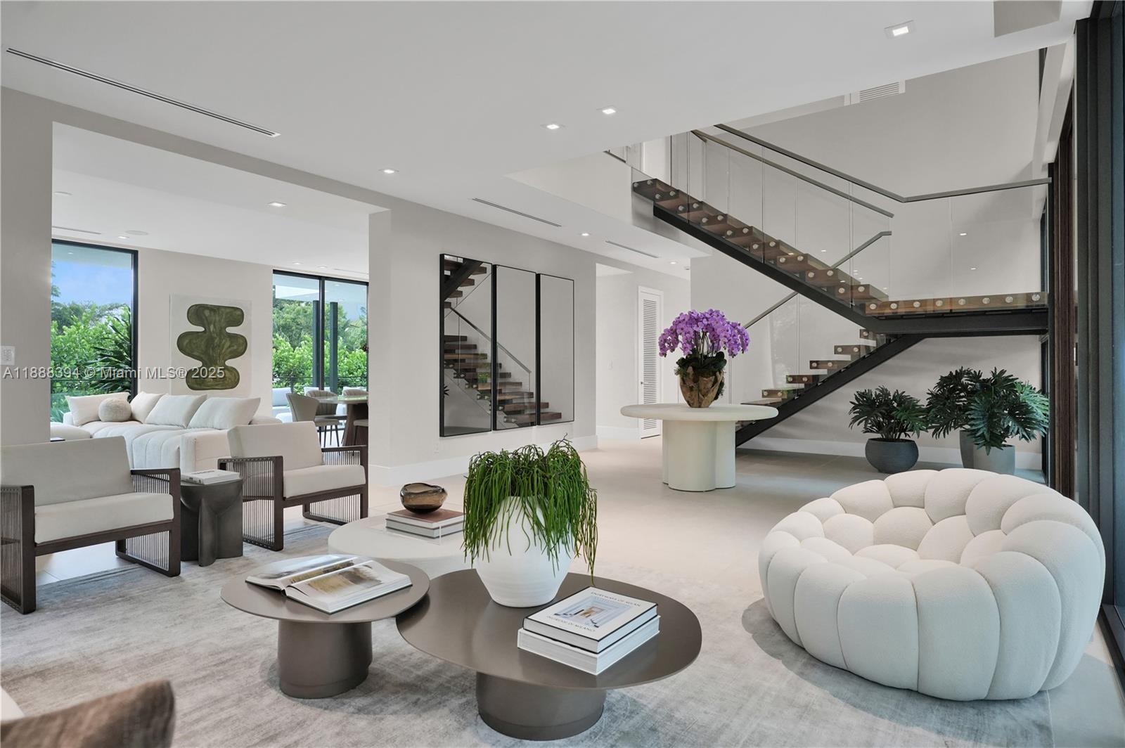 100 Hampton Ln