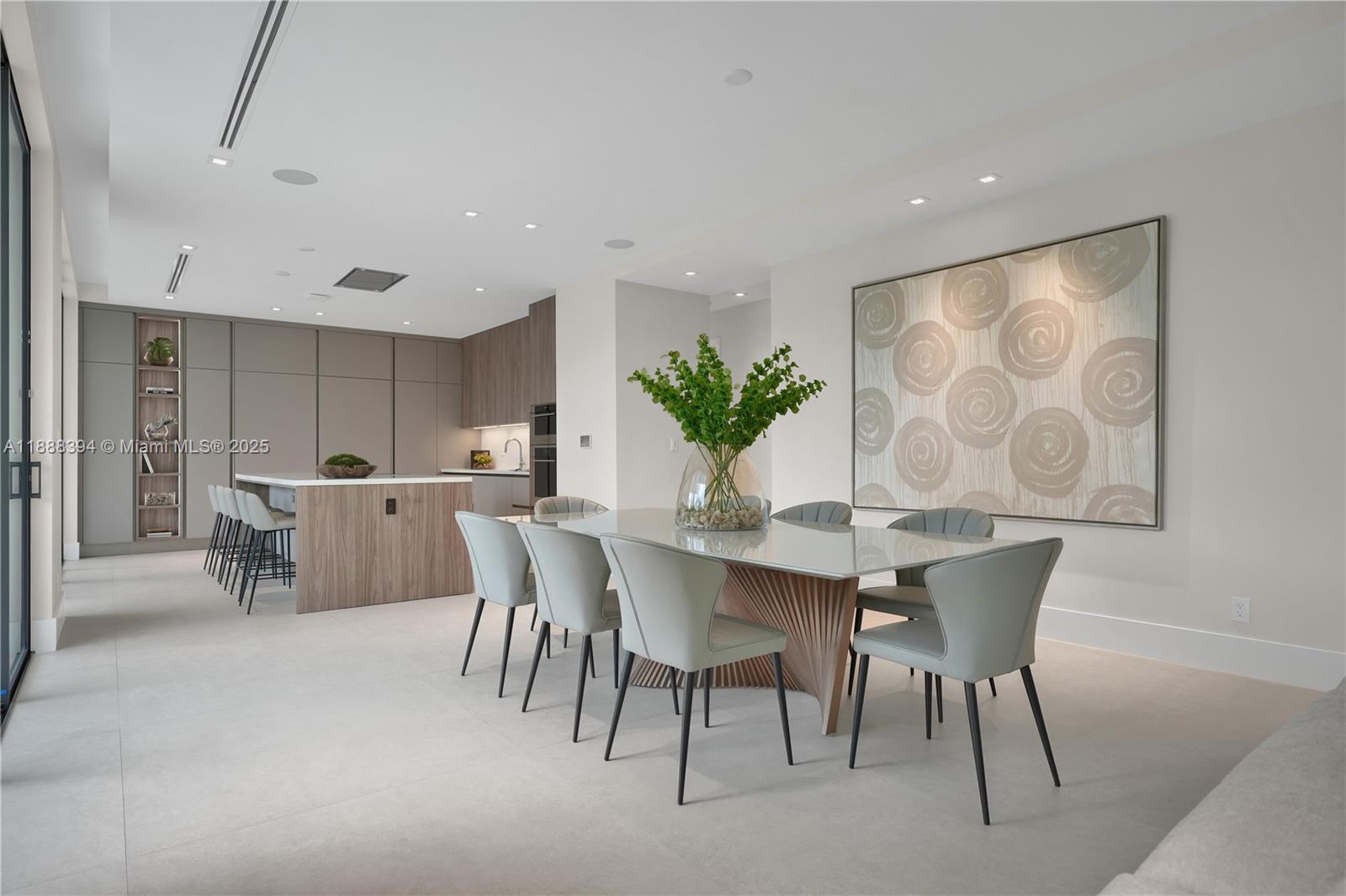 100 Hampton Ln Key Biscayne, FL 33149