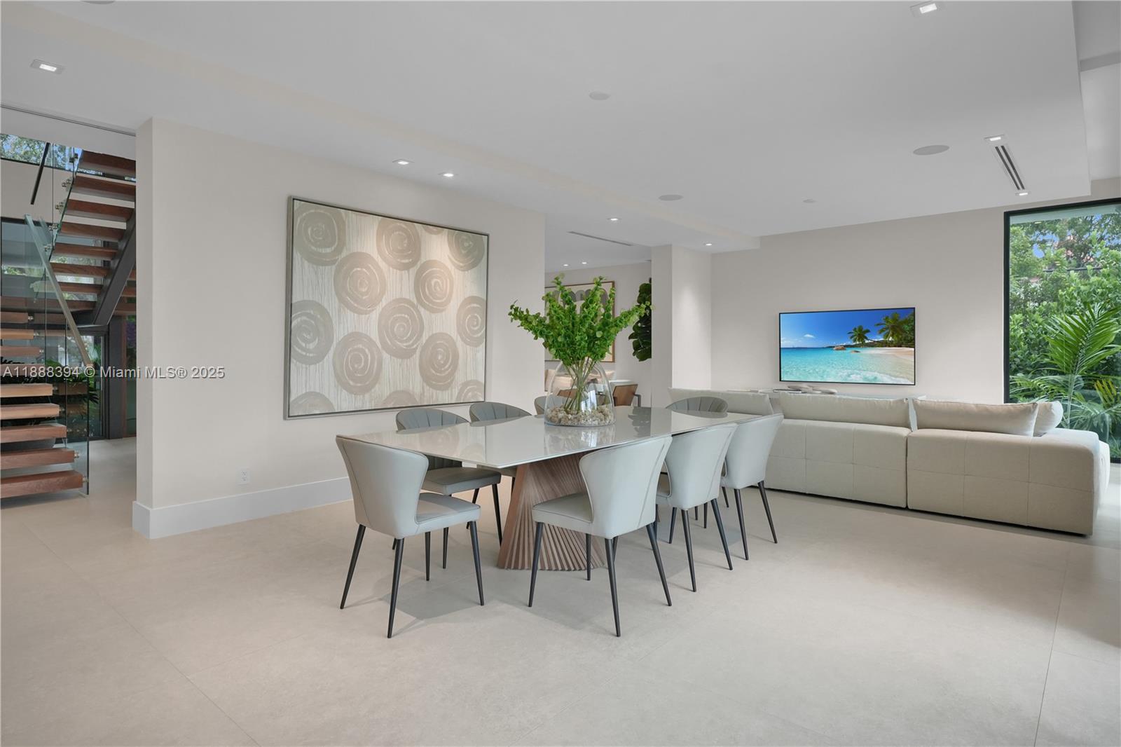 100 Hampton Ln Key Biscayne, FL 33149