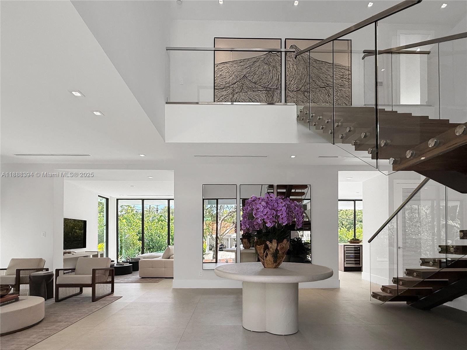 100 Hampton Ln Key Biscayne, FL 33149