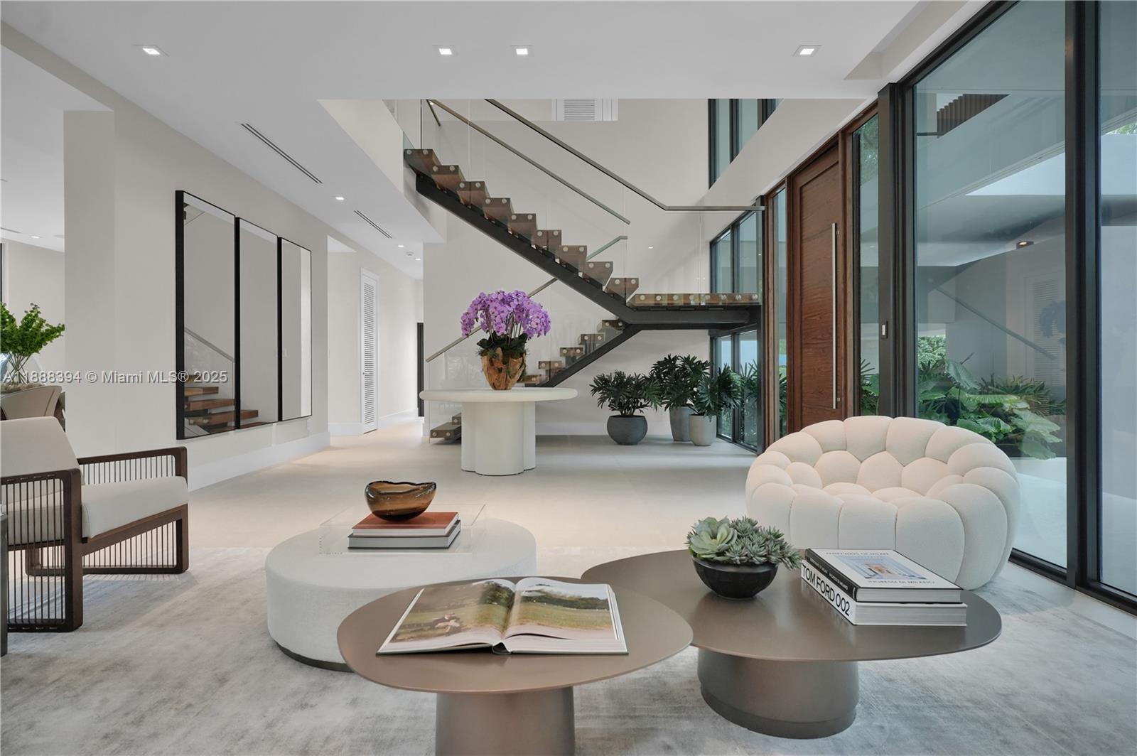 100 Hampton Ln Key Biscayne, FL 33149