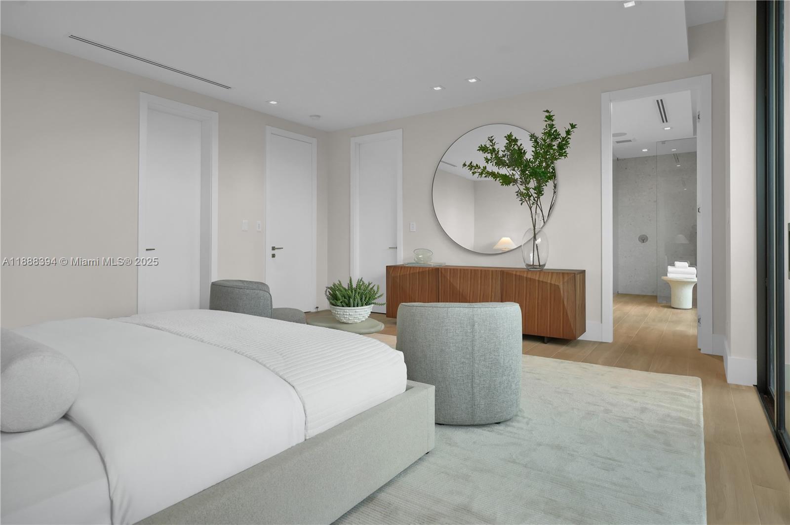 100 Hampton Ln Key Biscayne, FL 33149