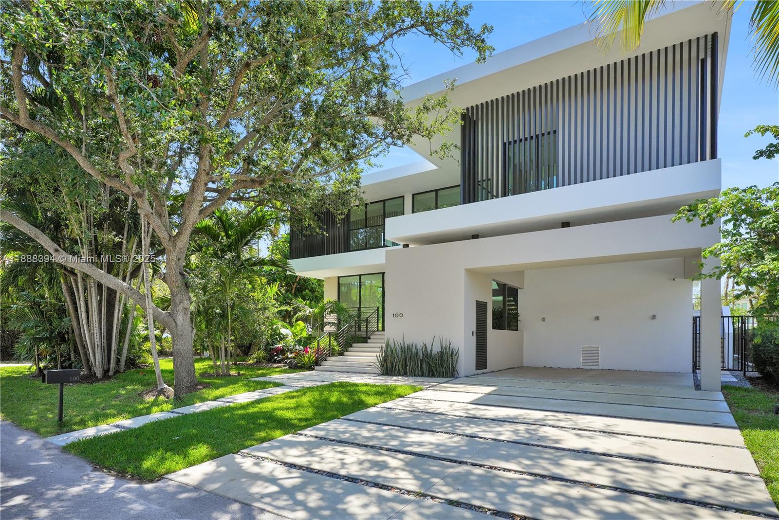 100 Hampton Ln Key Biscayne, FL 33149