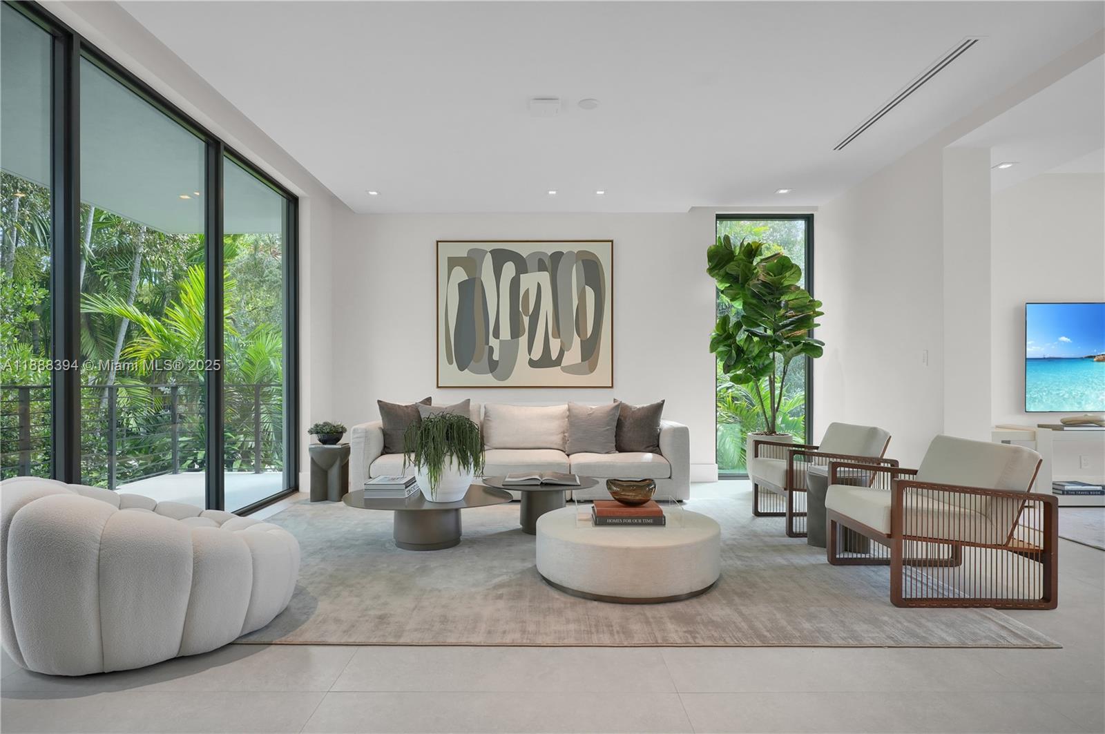 100 Hampton Ln Key Biscayne, FL 33149