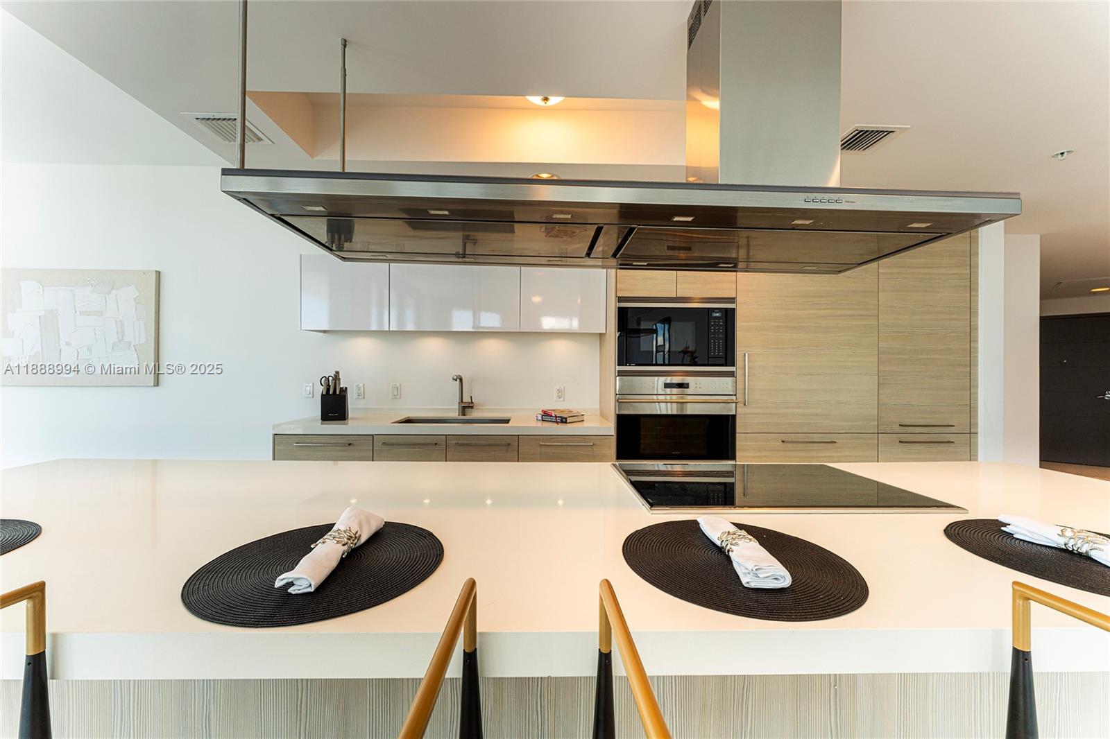 17111 Biscayne Blvd #2109 North Miami Beach, FL 33160