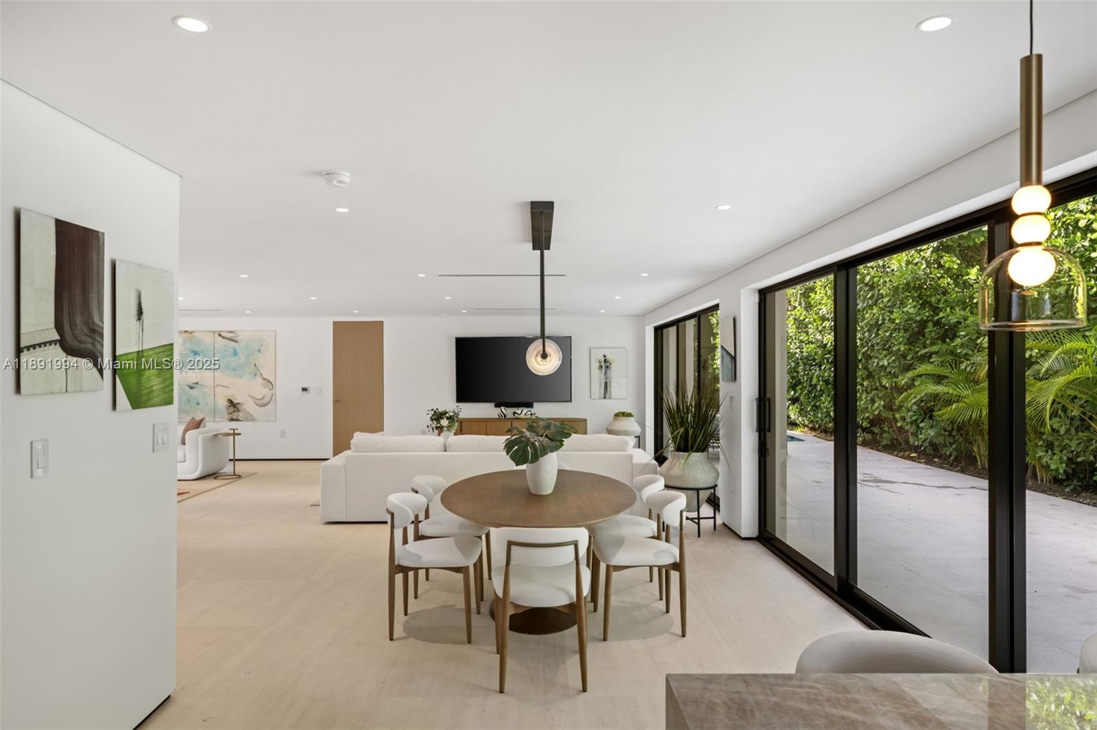 222 E Rivo Alto Dr Miami Beach, FL 33139