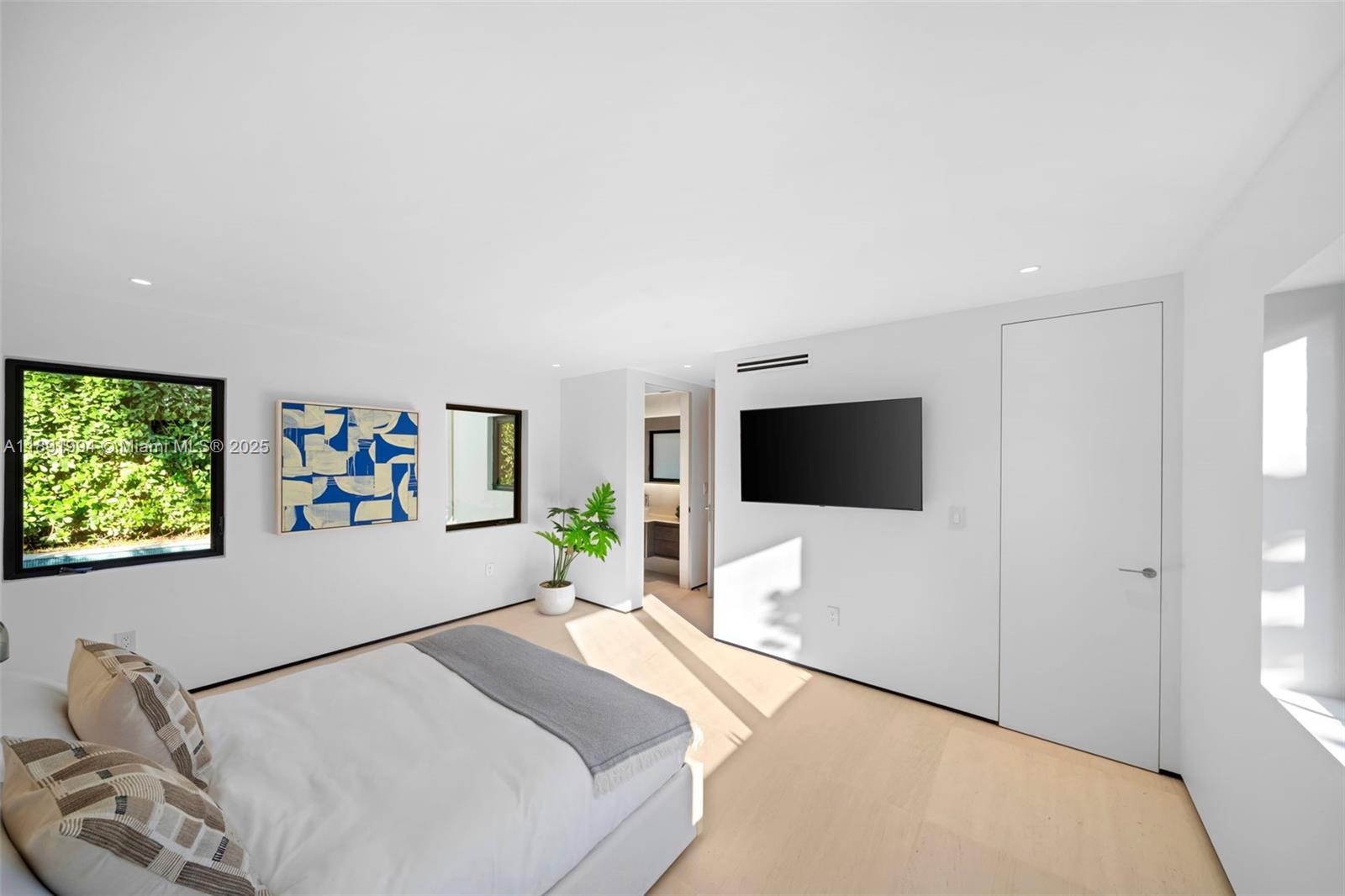 222 E Rivo Alto Dr Miami Beach, FL 33139