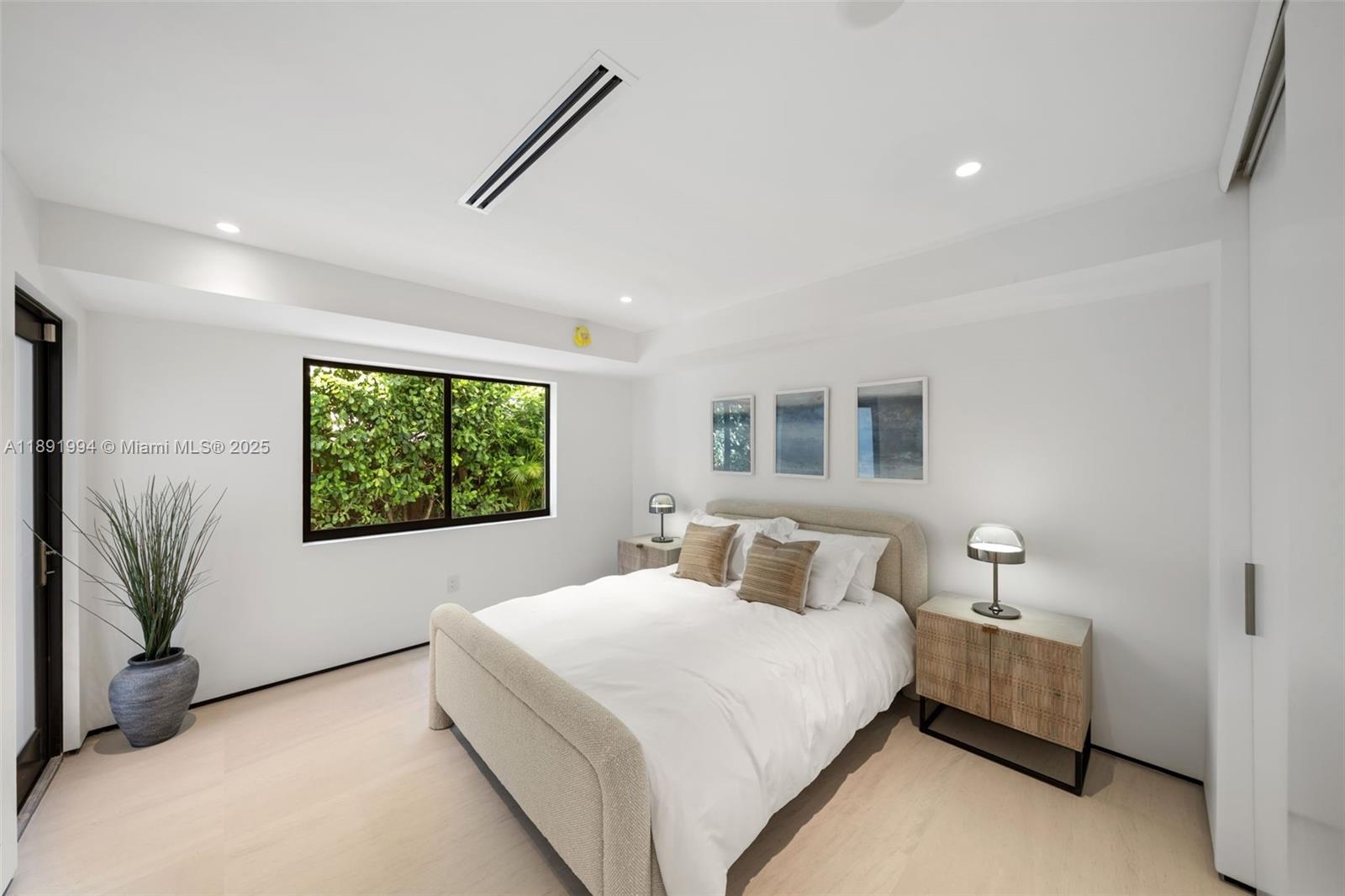 222 E Rivo Alto Dr Miami Beach, FL 33139