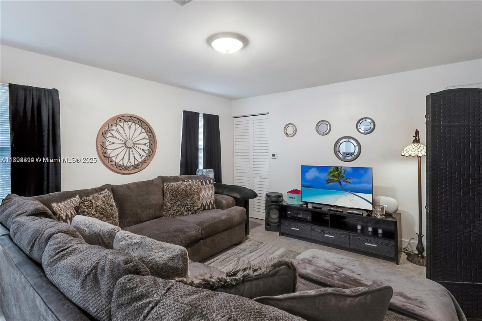 219 NW 7th Ct