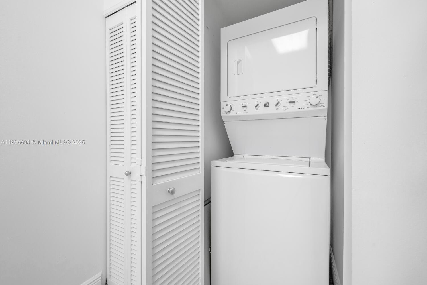 888 Brickell Key Dr #2607 Miami, FL 33131