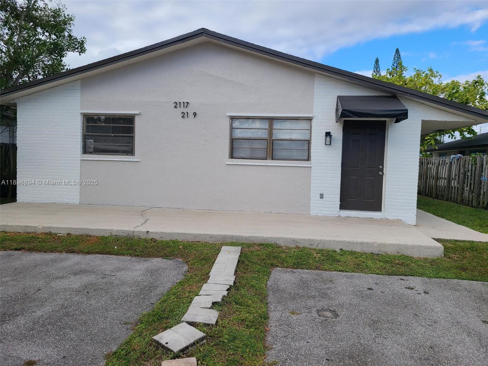 2117 Liberty St #front