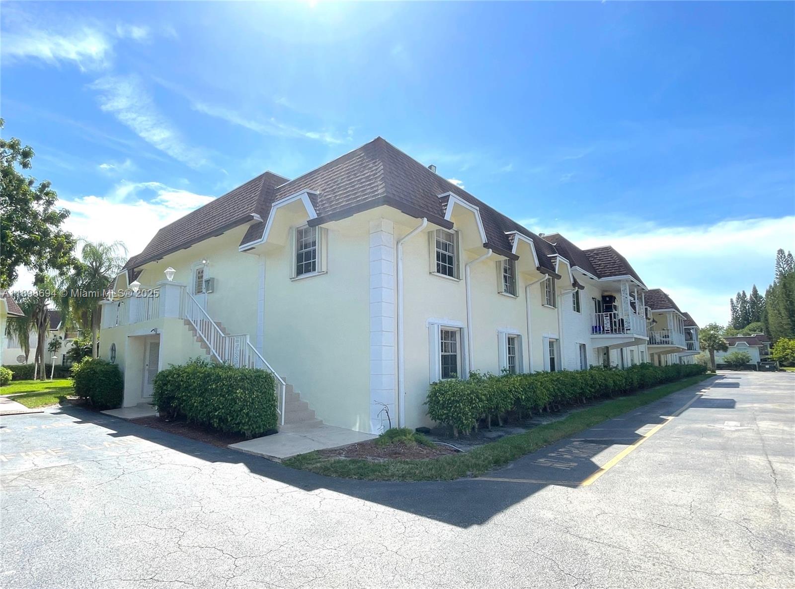 704 SE 2nd Ave #448