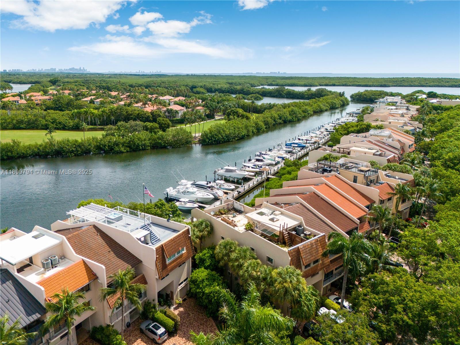 6100 Paradise Pt Dr Palmetto Bay, FL 33157