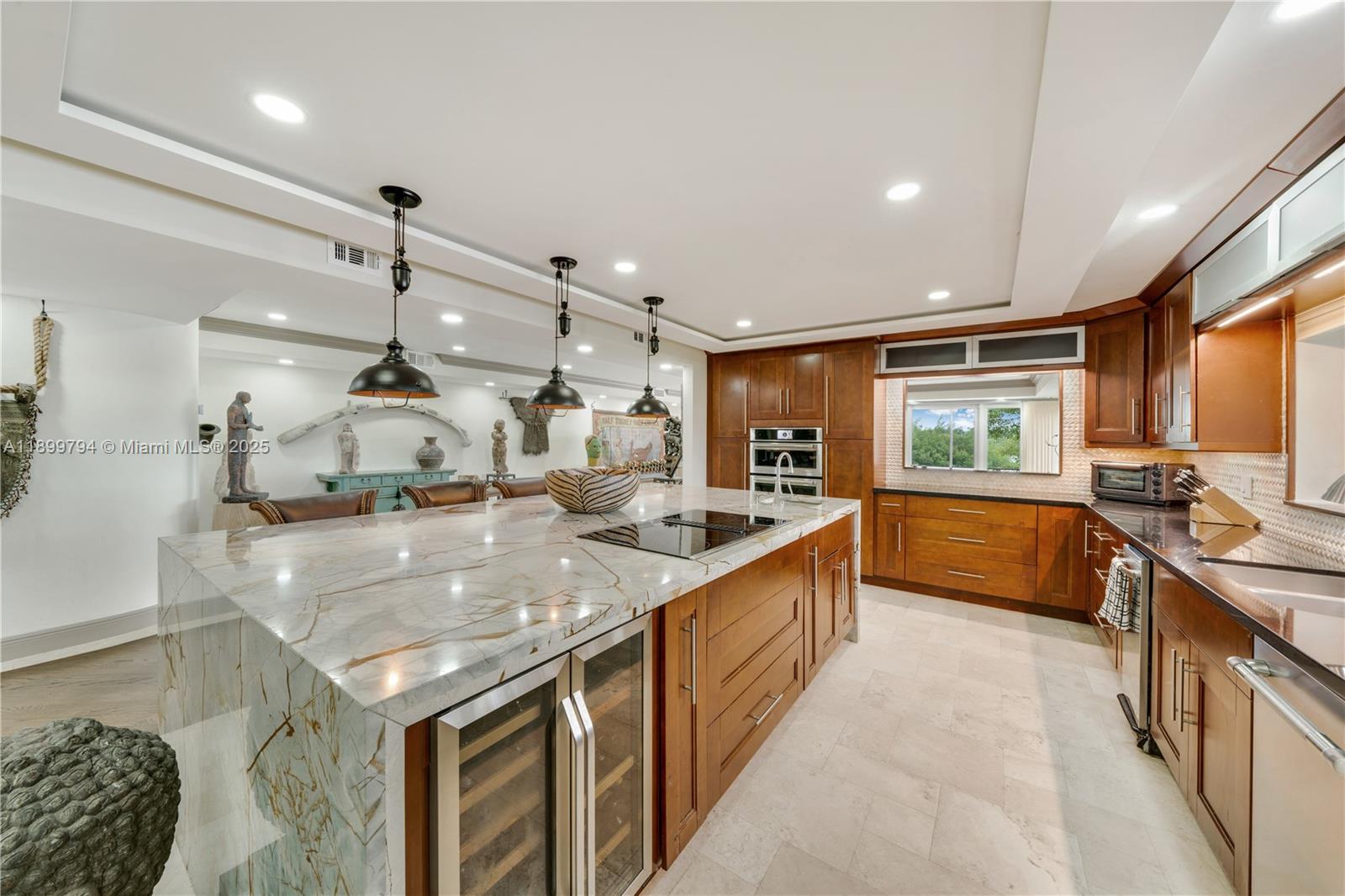 6100 Paradise Pt Dr Palmetto Bay, FL 33157