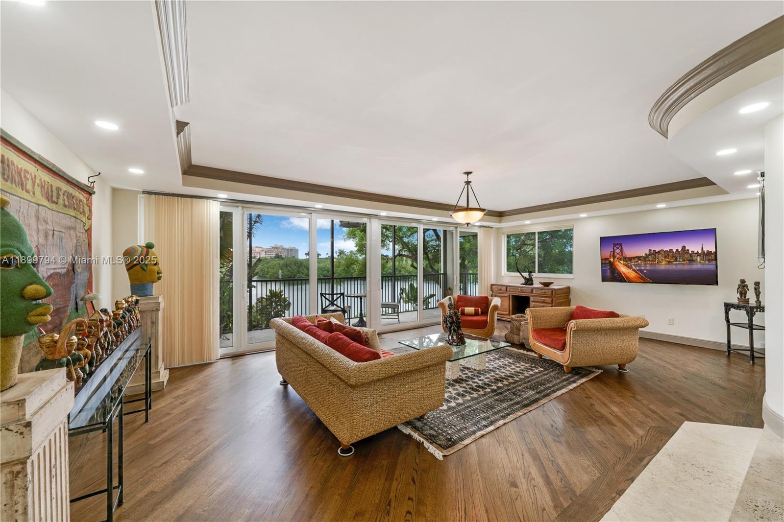 6100 Paradise Pt Dr Palmetto Bay, FL 33157