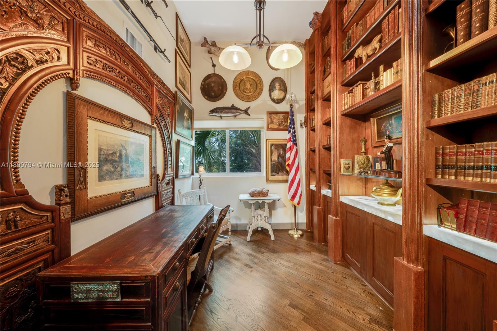 6100 Paradise Pt Dr Palmetto Bay, FL 33157