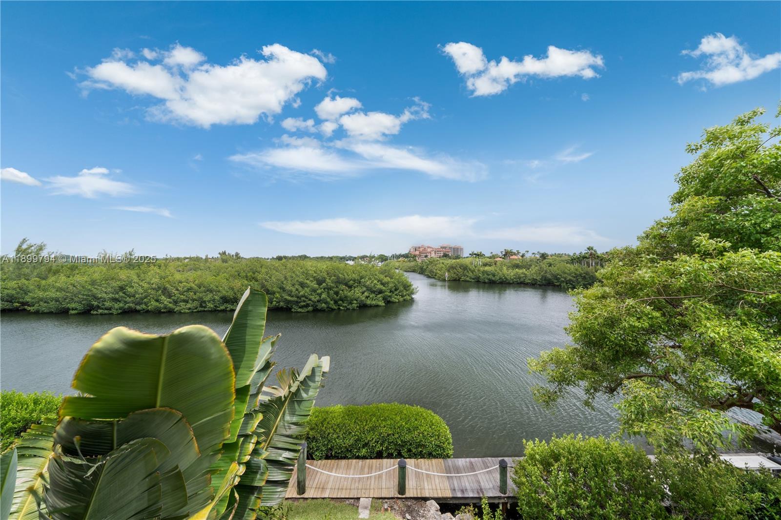 6100 Paradise Pt Dr Palmetto Bay, FL 33157