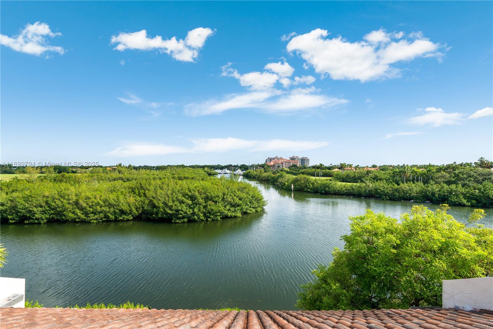 6100 Paradise Pt Dr Palmetto Bay, FL 33157