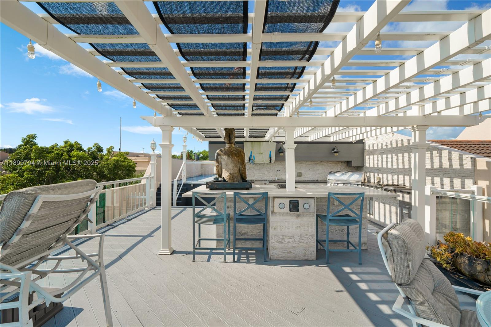 6100 Paradise Pt Dr Palmetto Bay, FL 33157