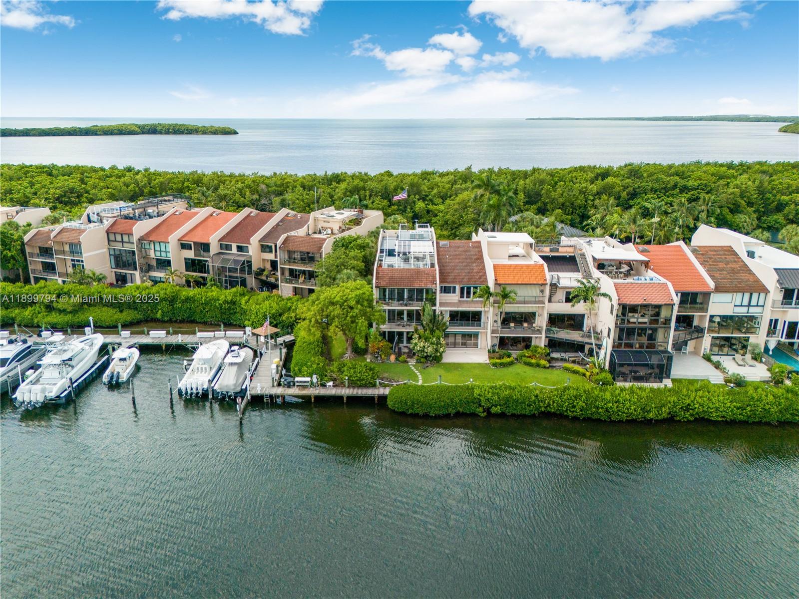 6100 Paradise Pt Dr Palmetto Bay, FL 33157