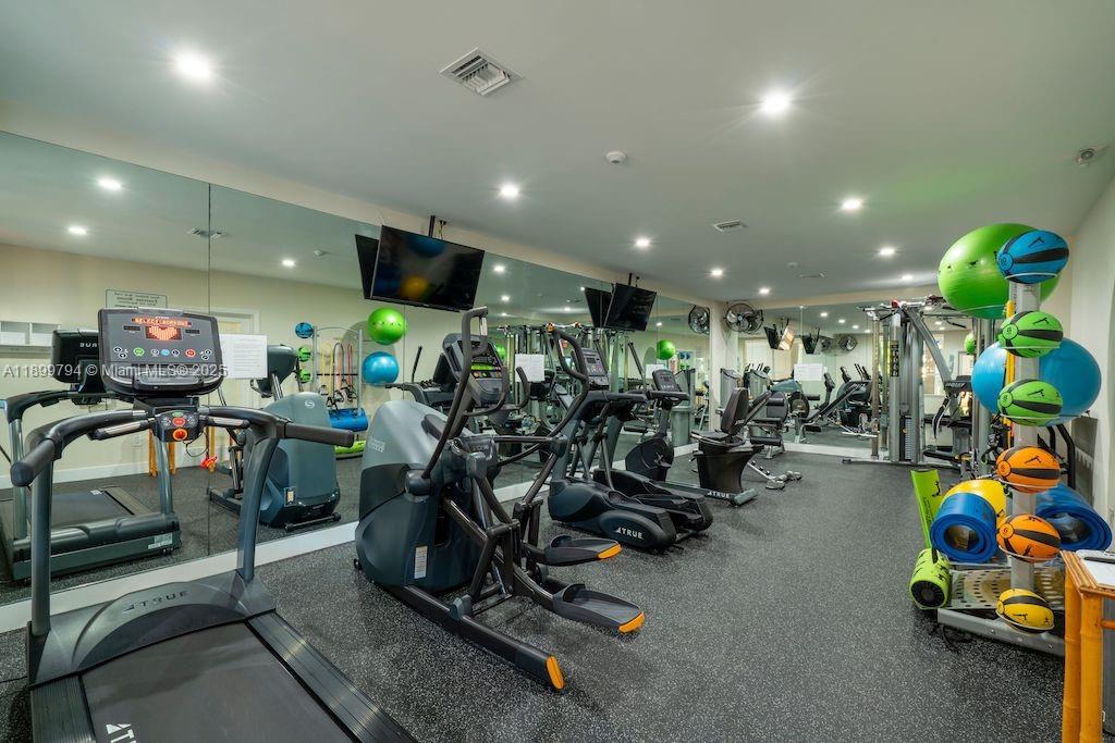 6100 Paradise Pt Dr Palmetto Bay, FL 33157